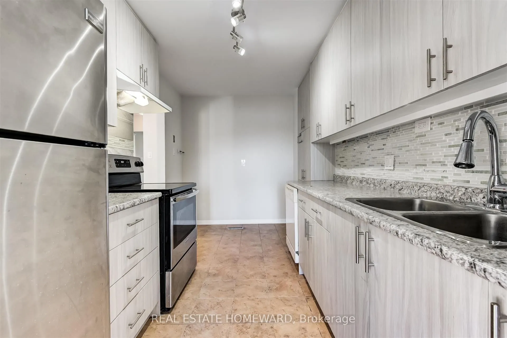85 Baif Boulevard, #10