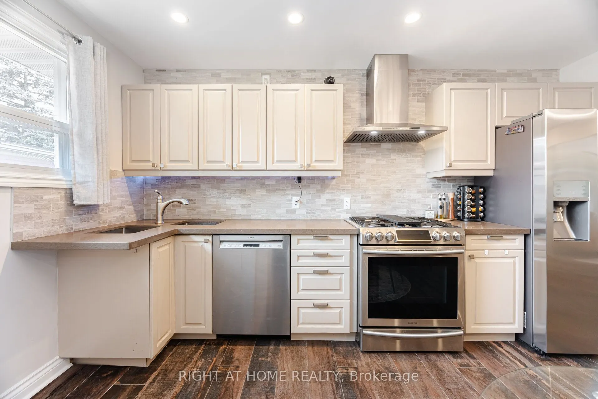 15 Kemano Road, #Main Floor