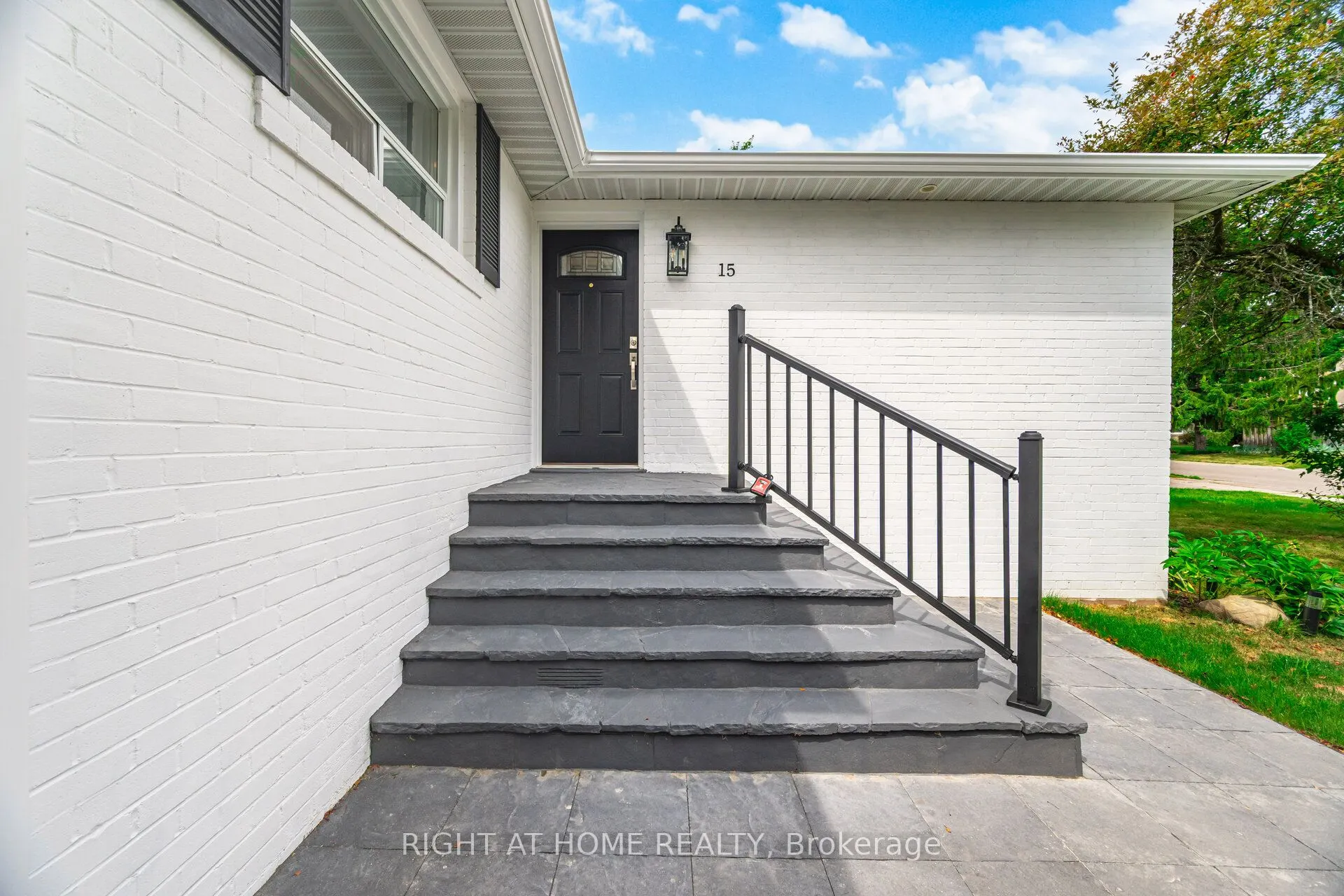 15 Kemano Road, #Main Floor