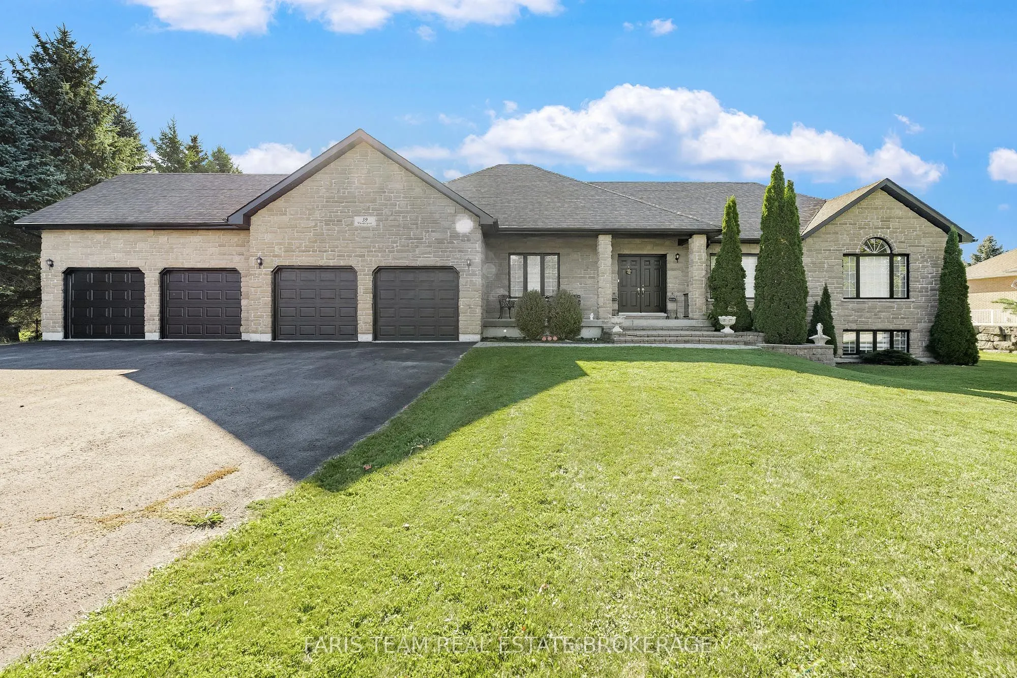 39 Vanderpost Crescent