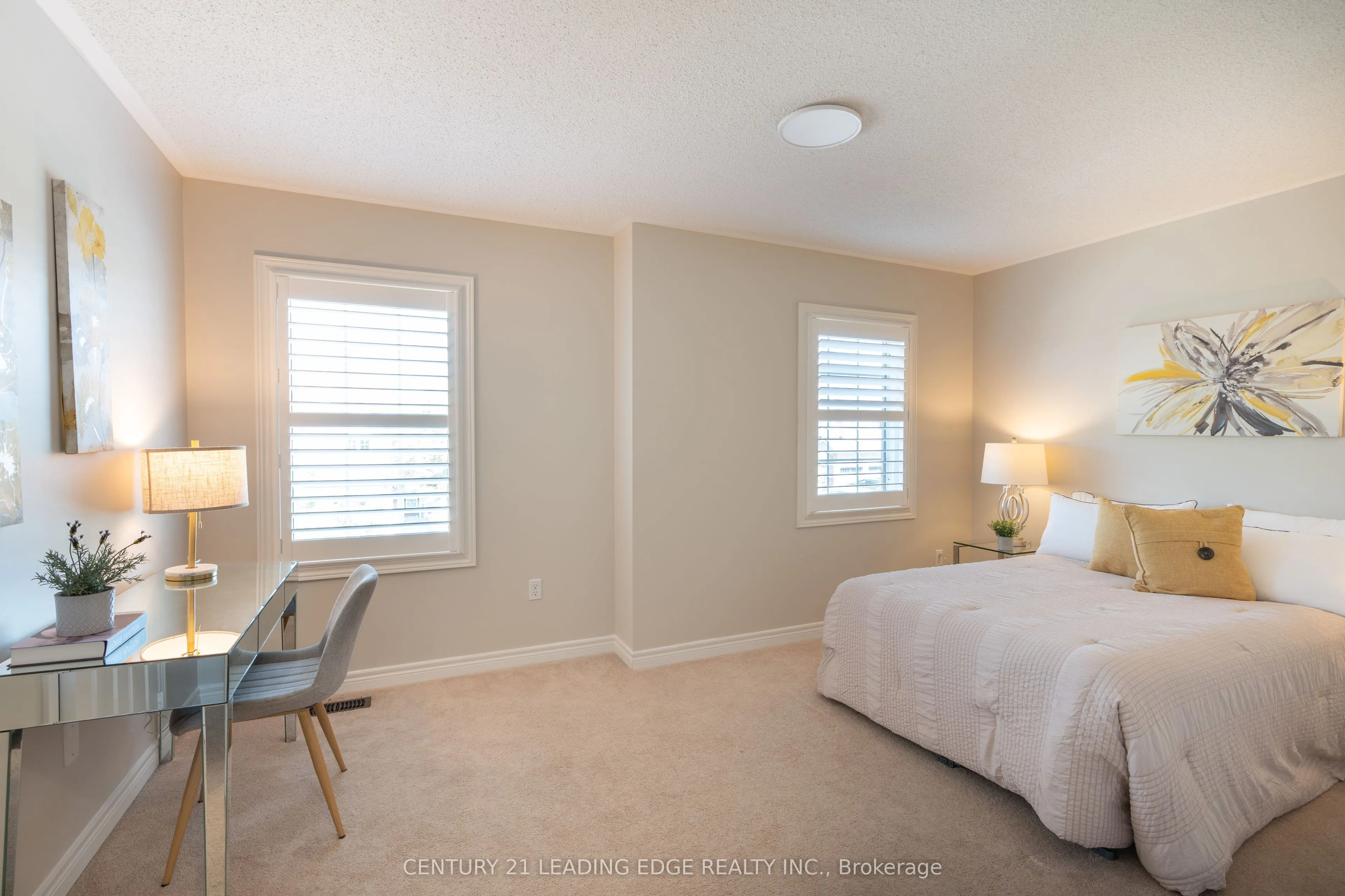 1163 Stuffles Crescent