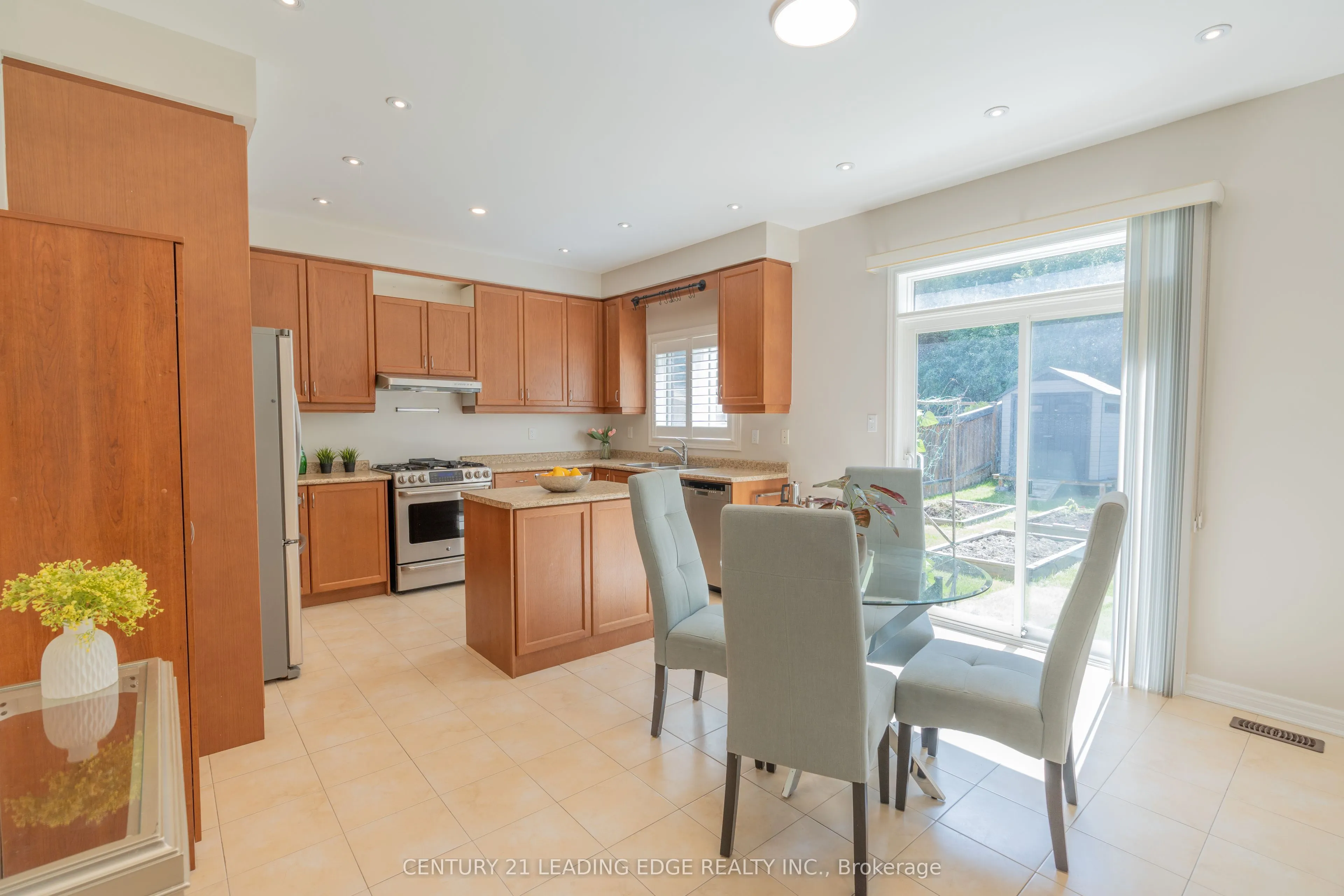1163 Stuffles Crescent