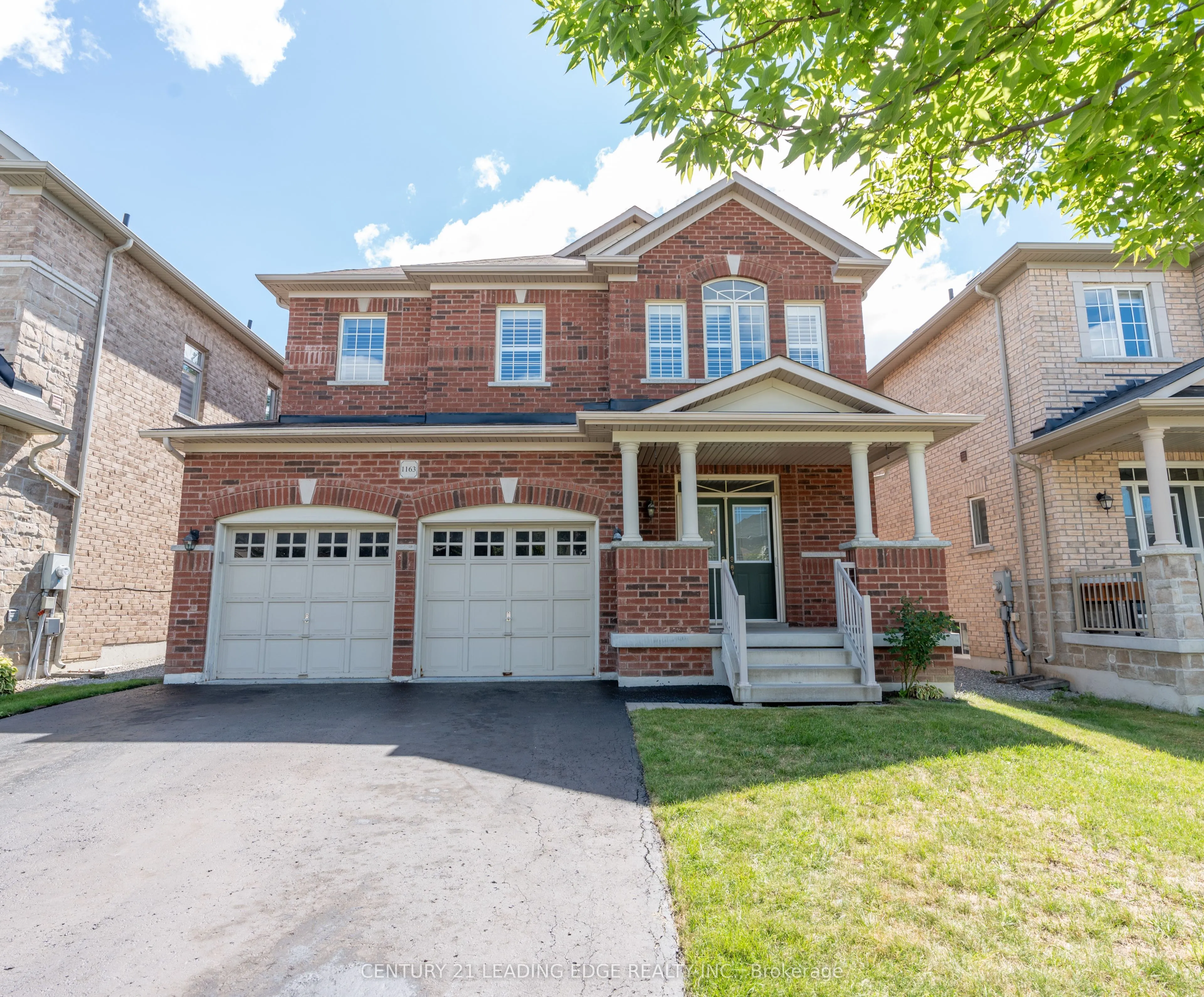 1163 Stuffles Crescent