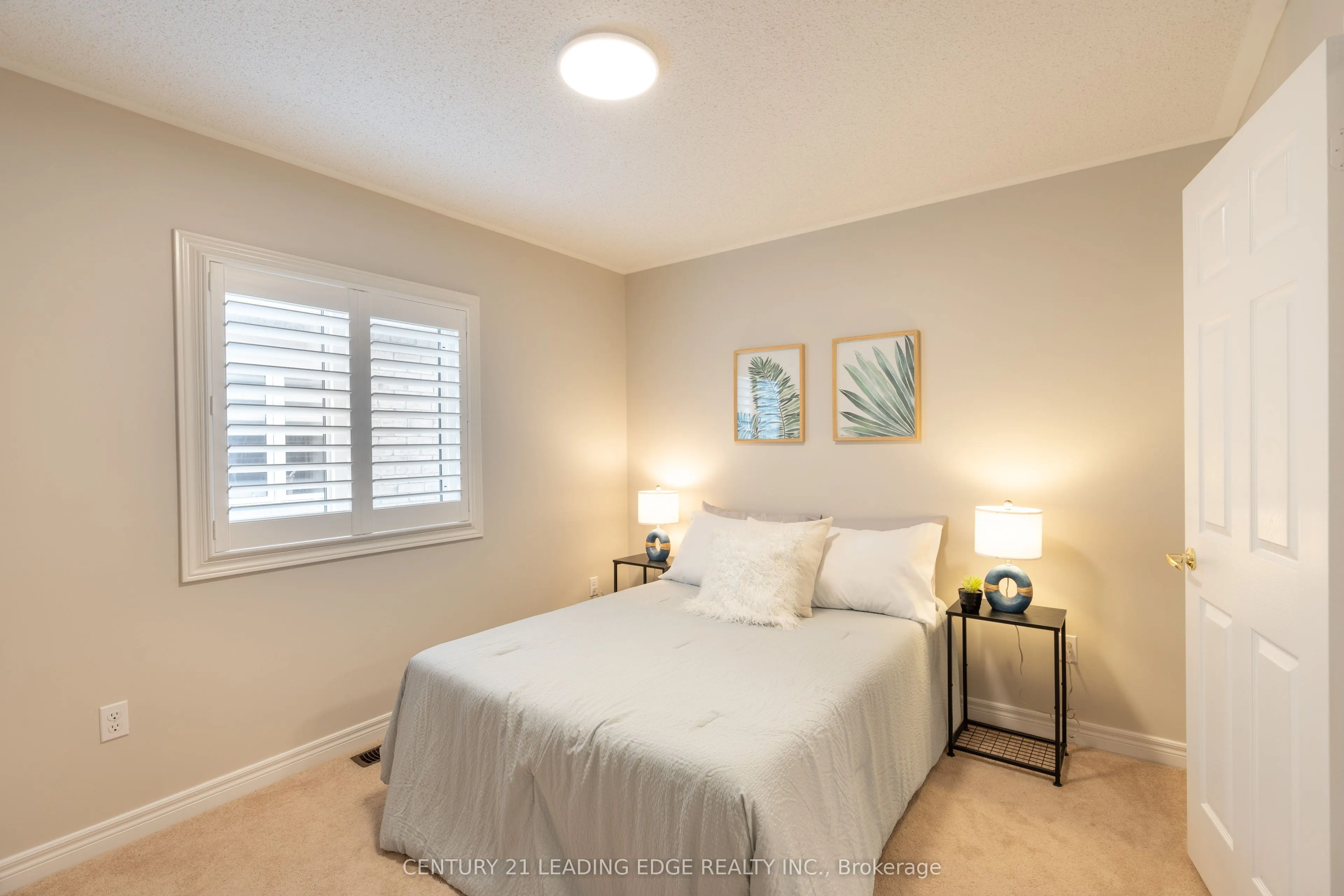 1163 Stuffles Crescent