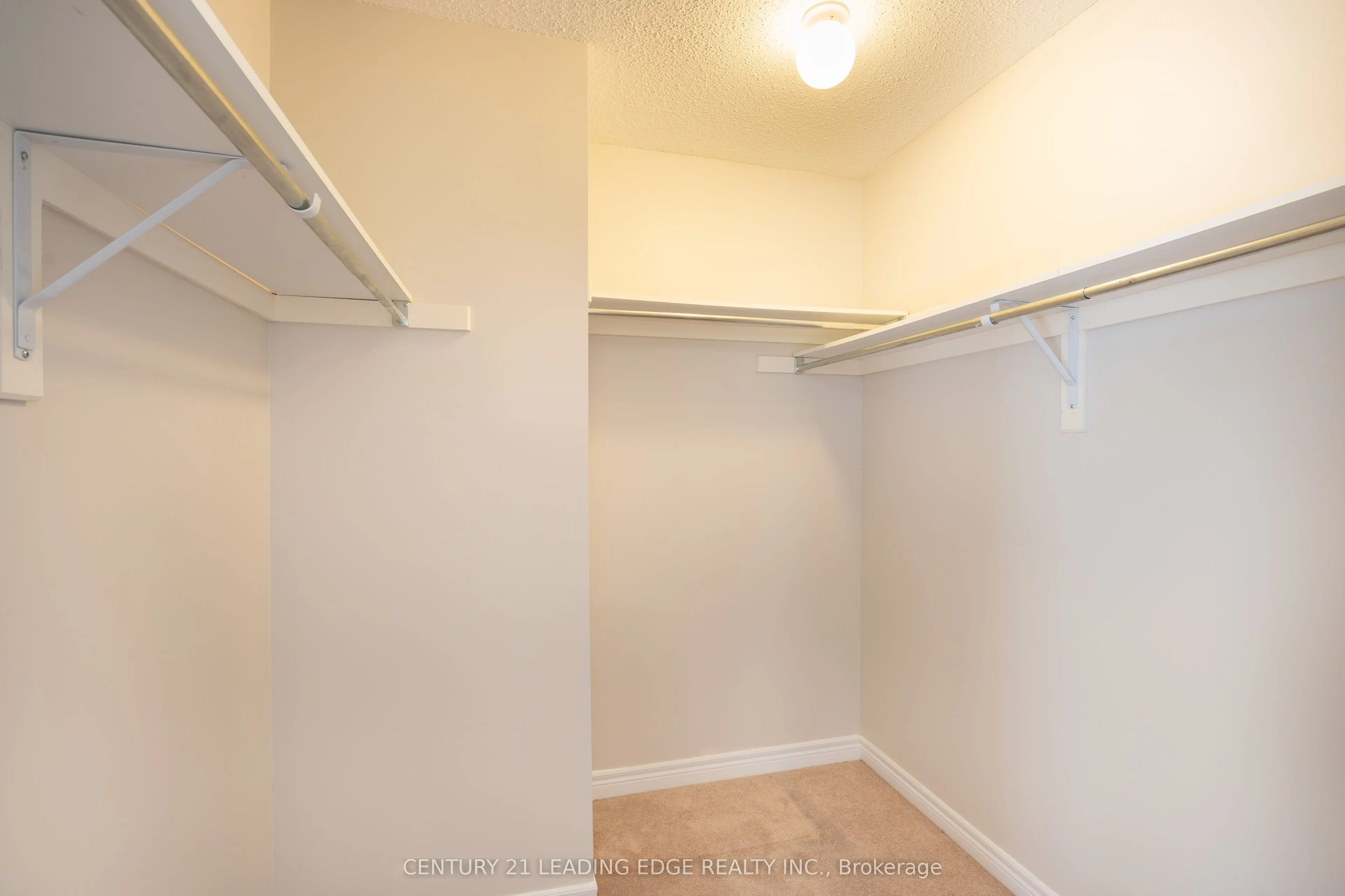1163 Stuffles Crescent