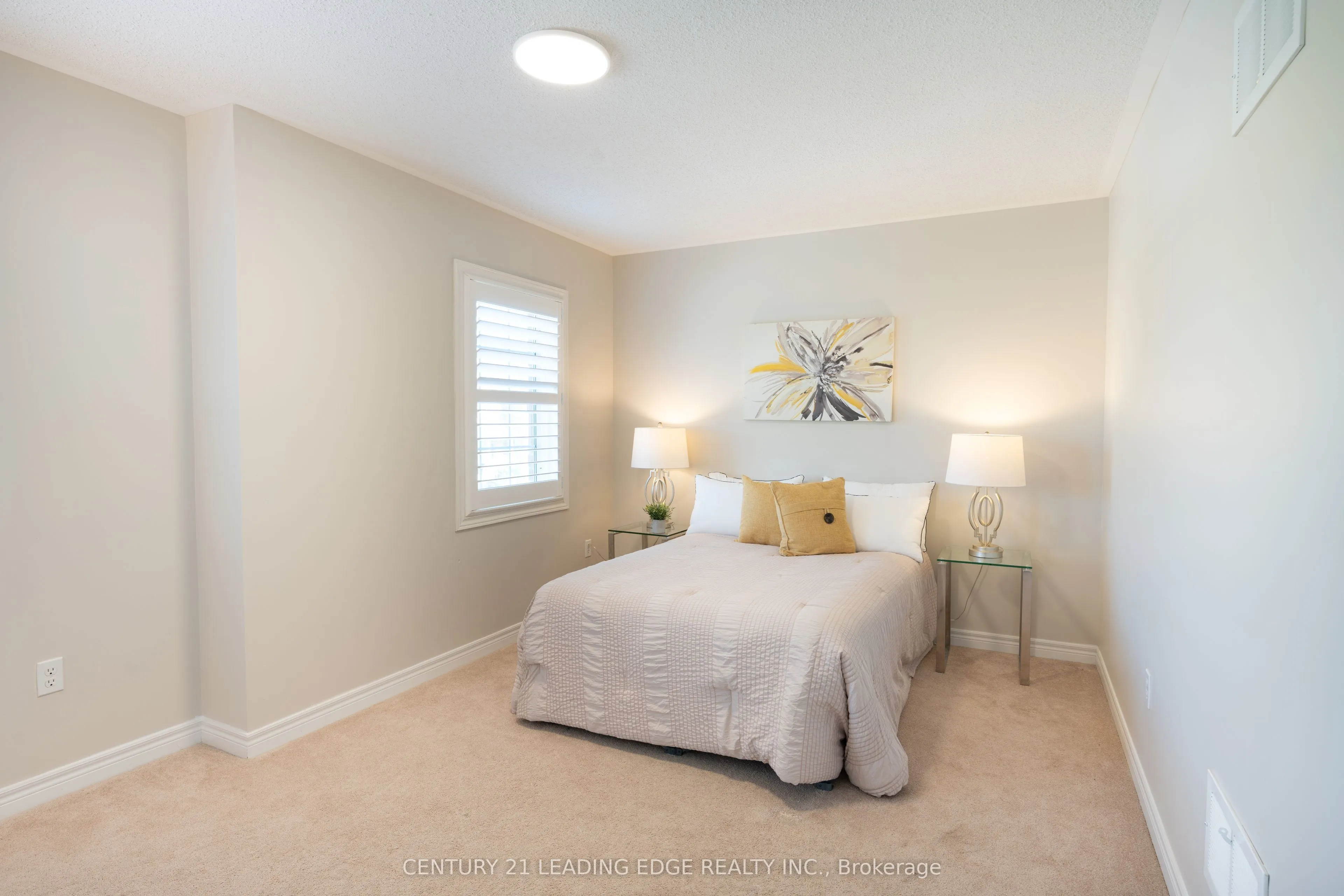 1163 Stuffles Crescent