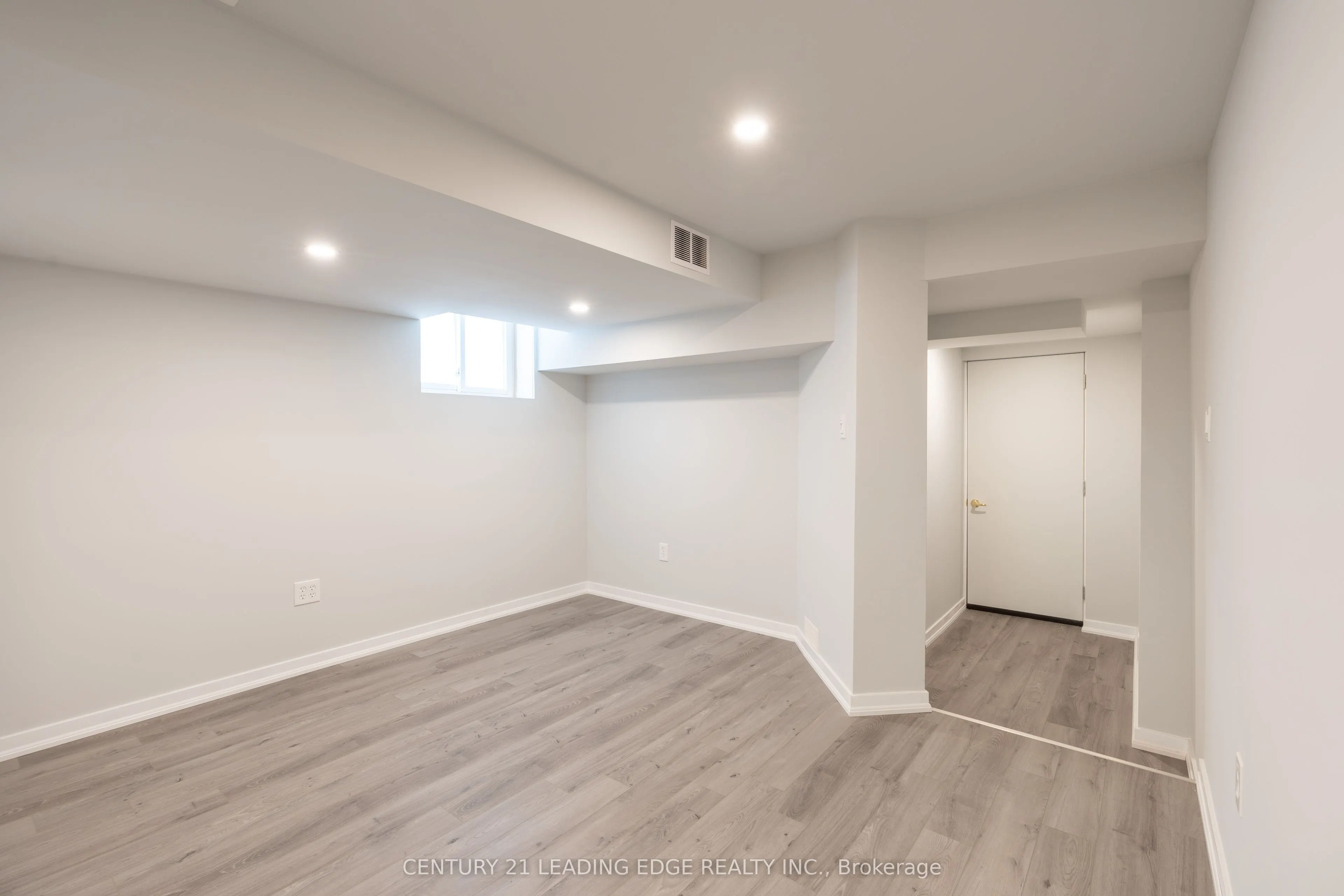 1163 Stuffles Crescent