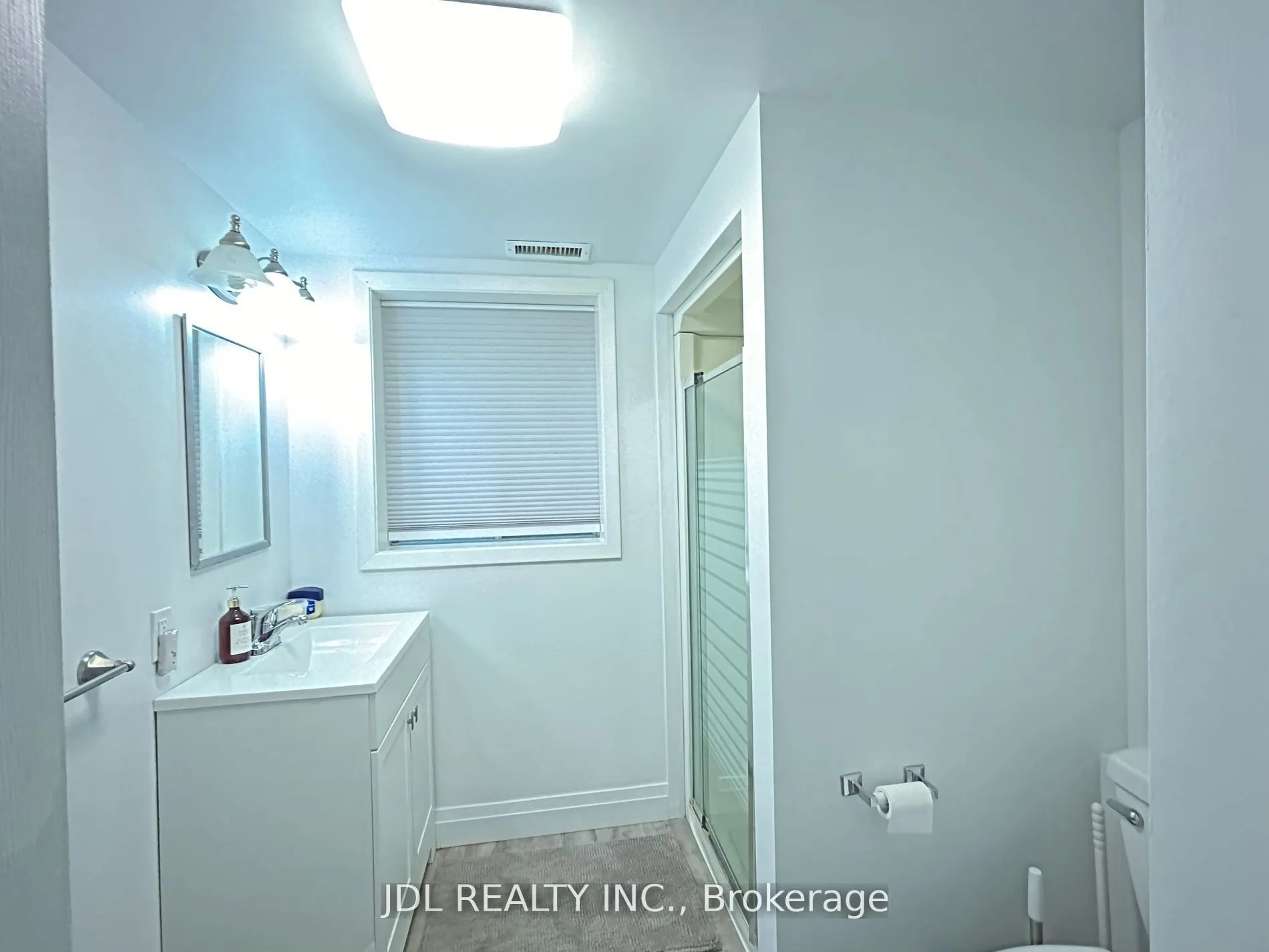 11 Red Robin Road, #Lower