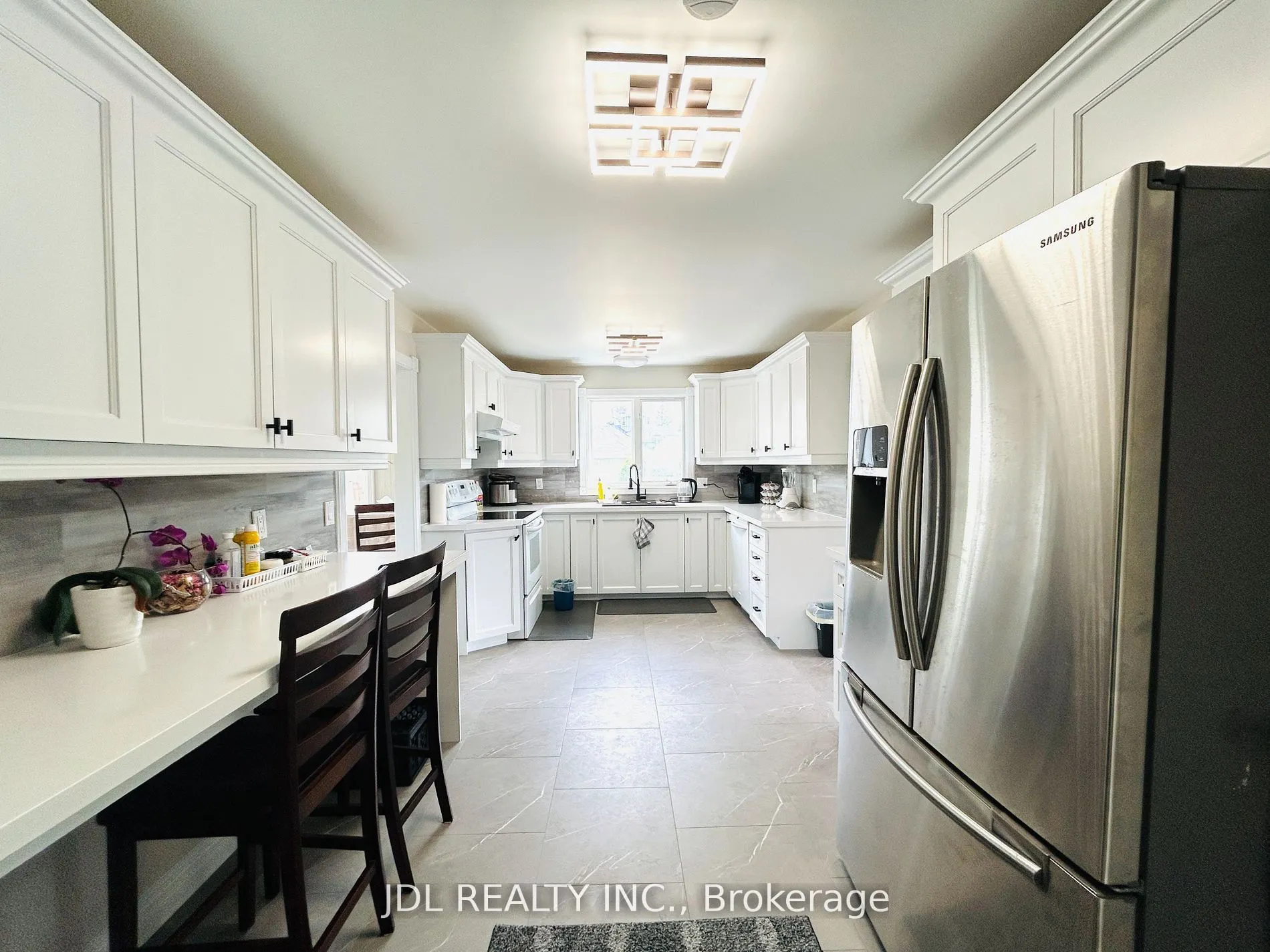 11 Red Robin Road, #Upper