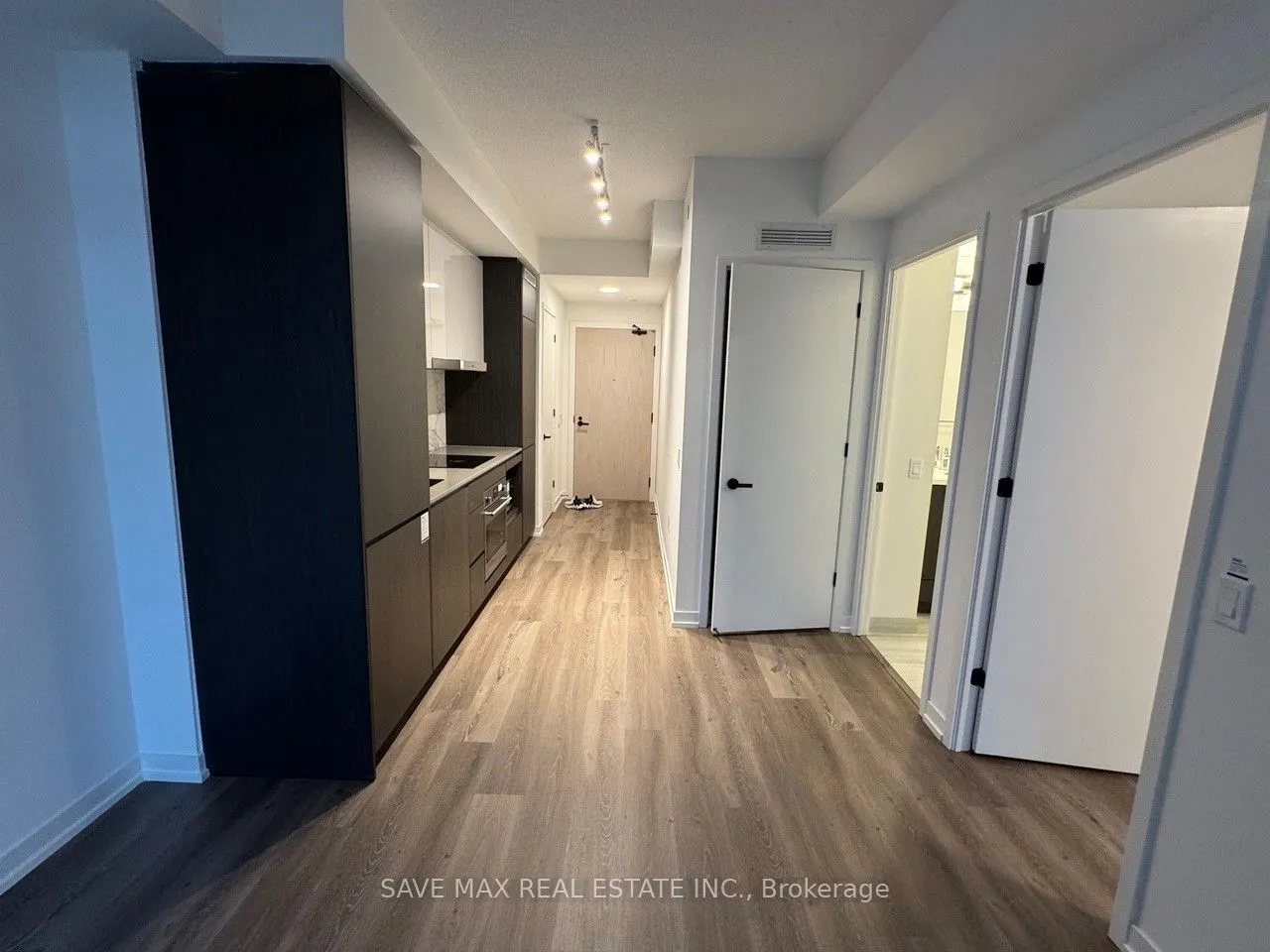 28 Interchange Way, #2215