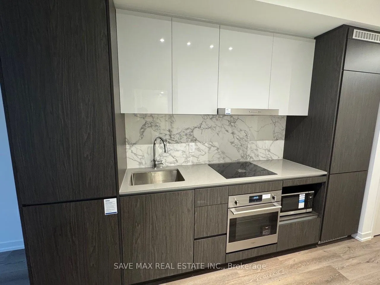 28 Interchange Way, #2215