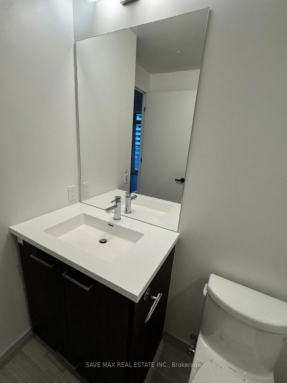 28 Interchange Way, #2215