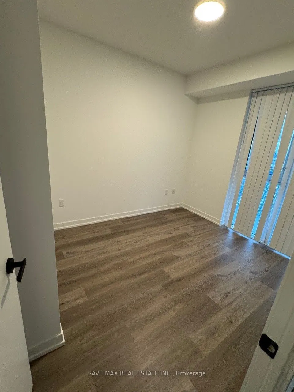 28 Interchange Way, #2215