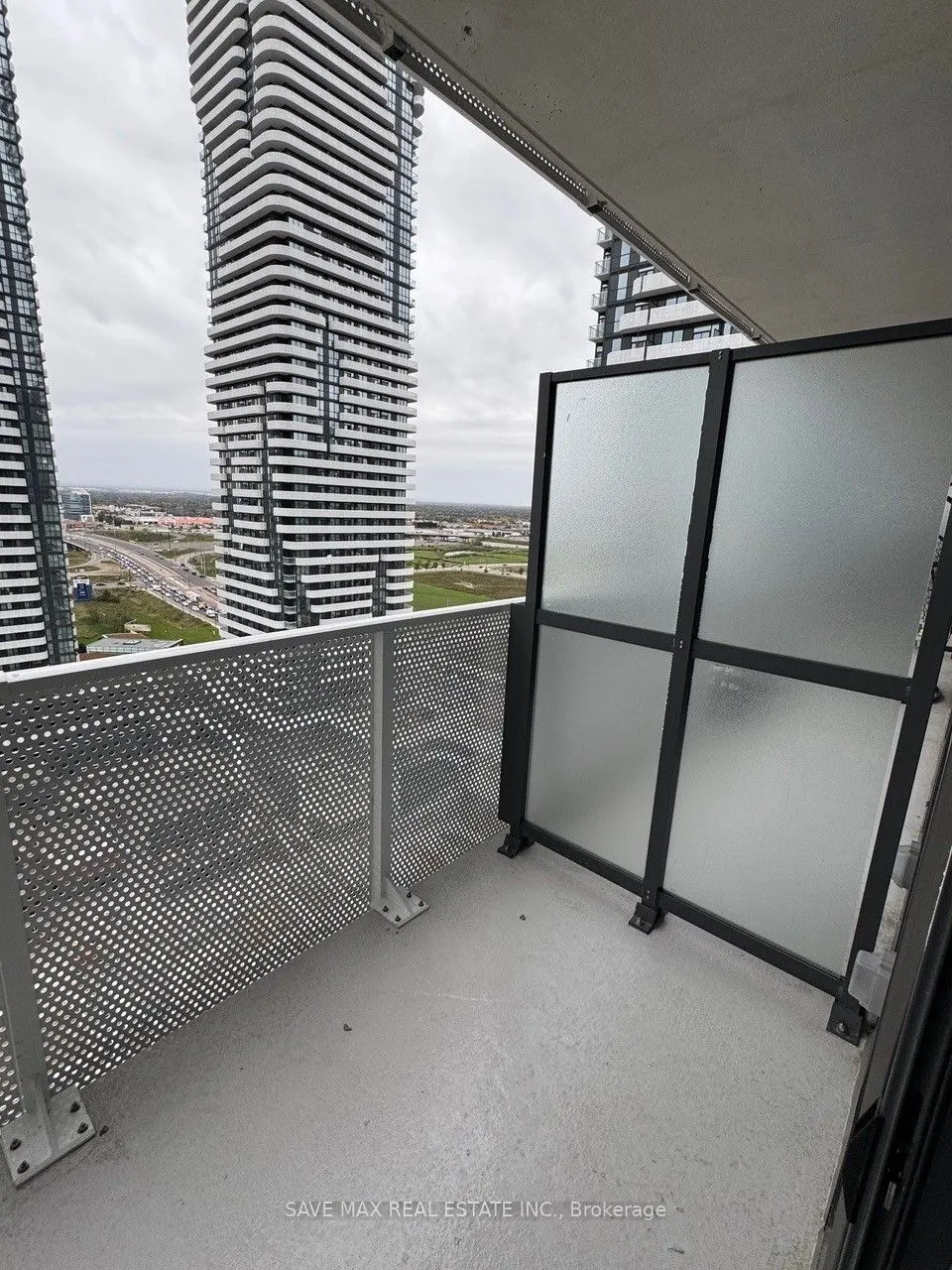 28 Interchange Way, #2215