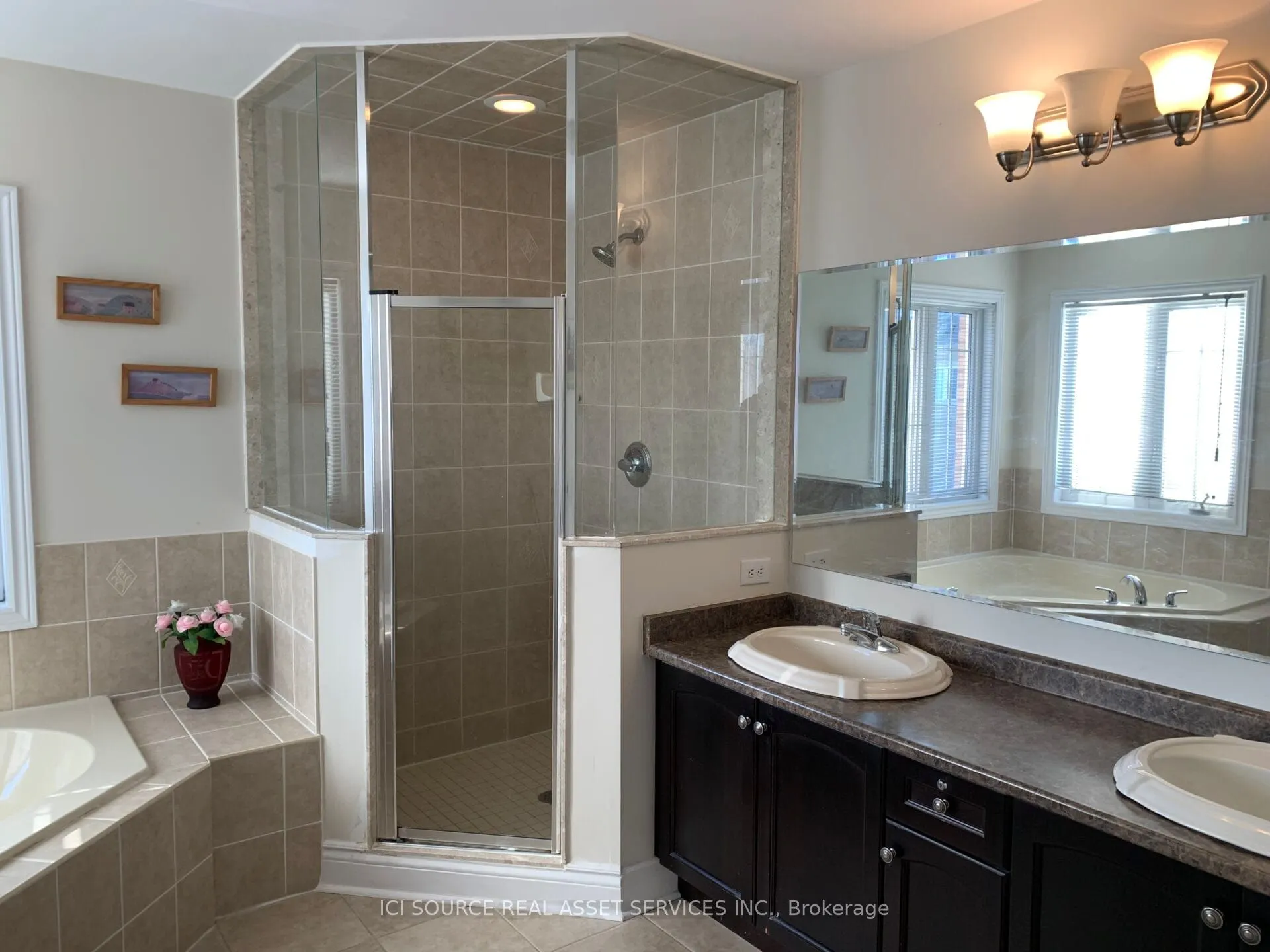 228 Vanda Drive