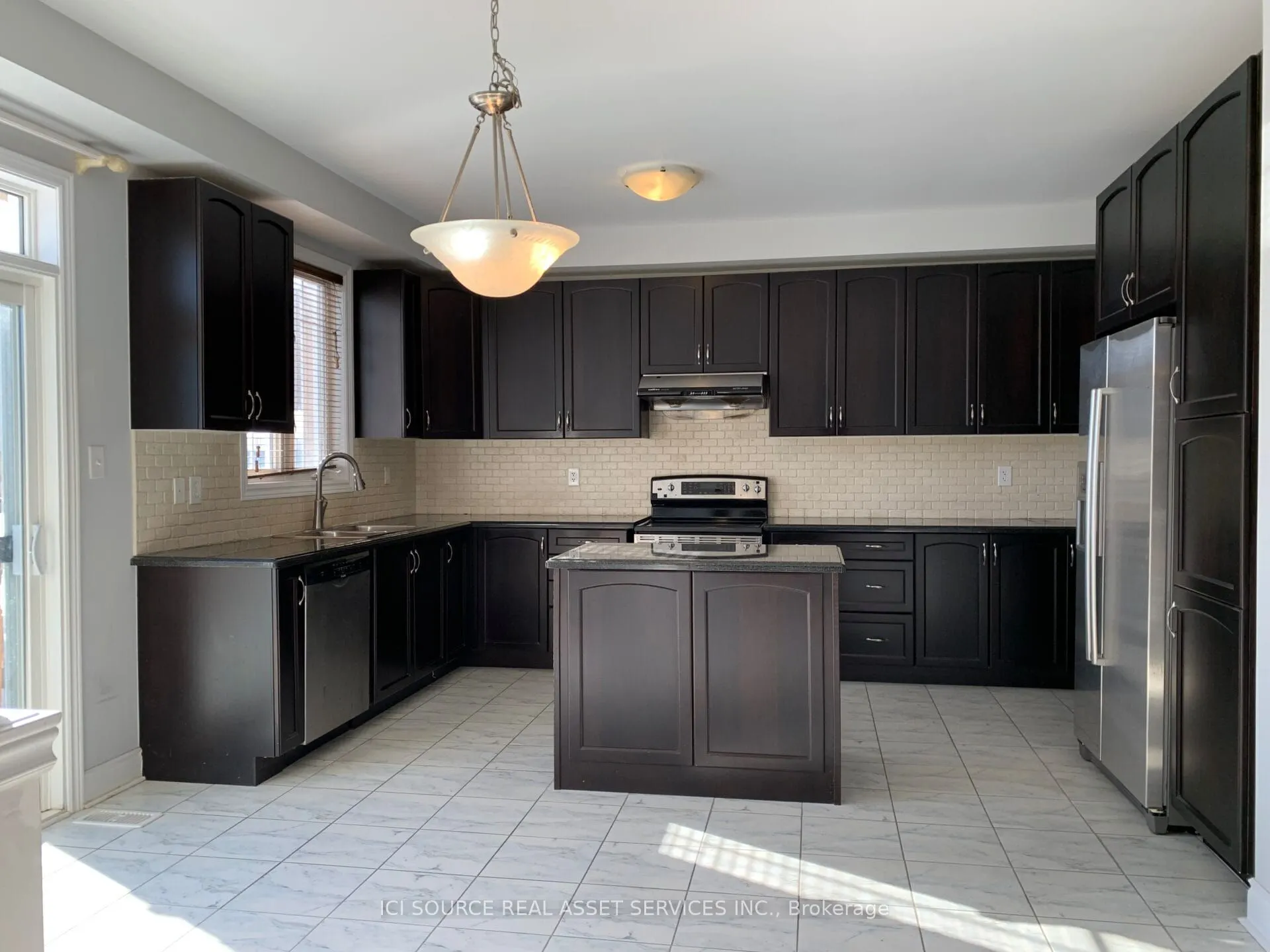 228 Vanda Drive