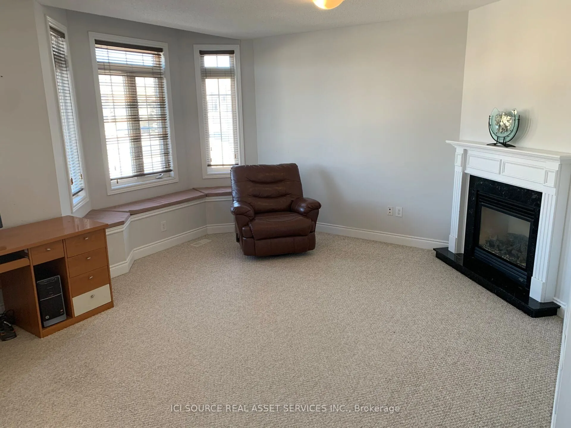 228 Vanda Drive