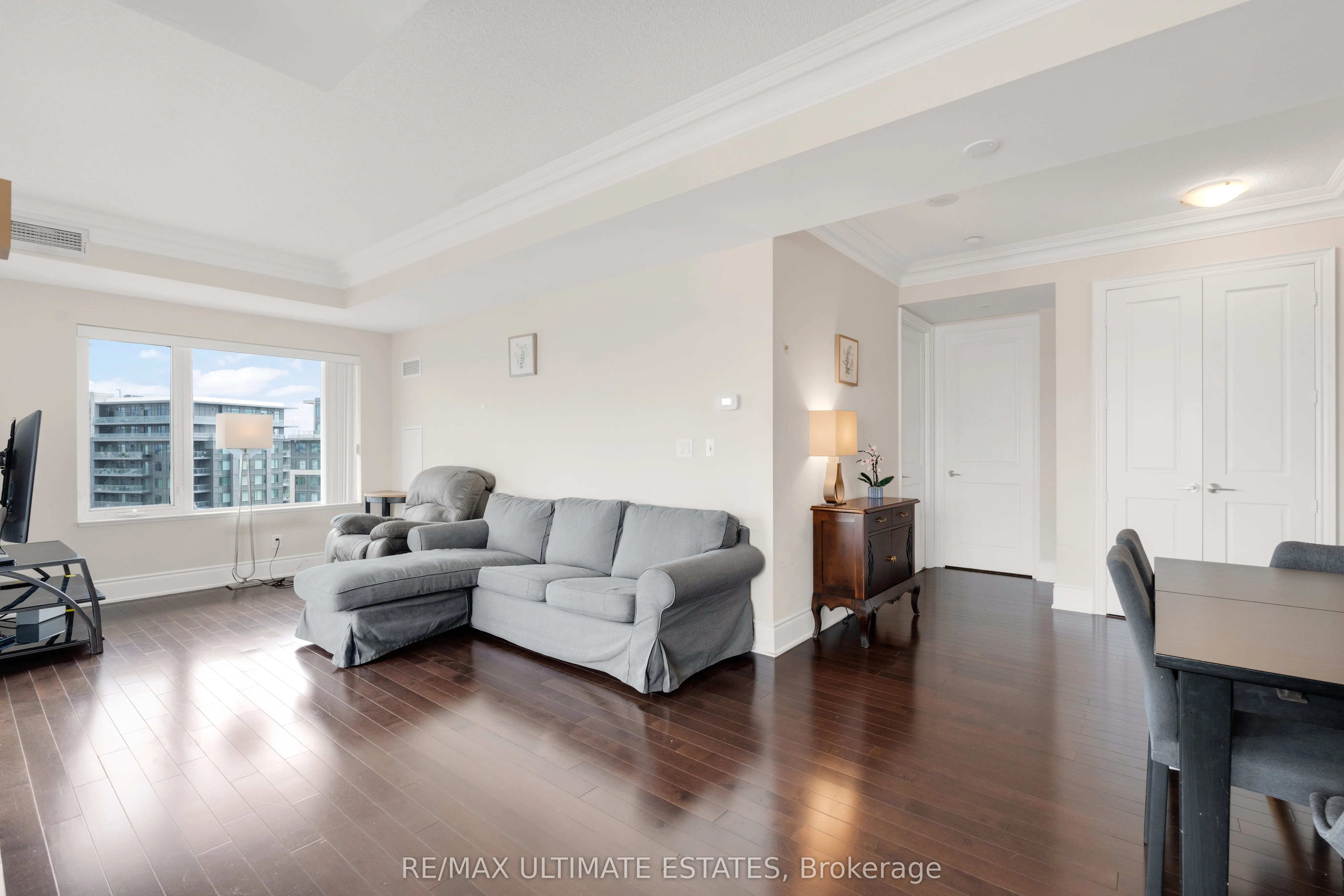 233 South Park Road, #1211