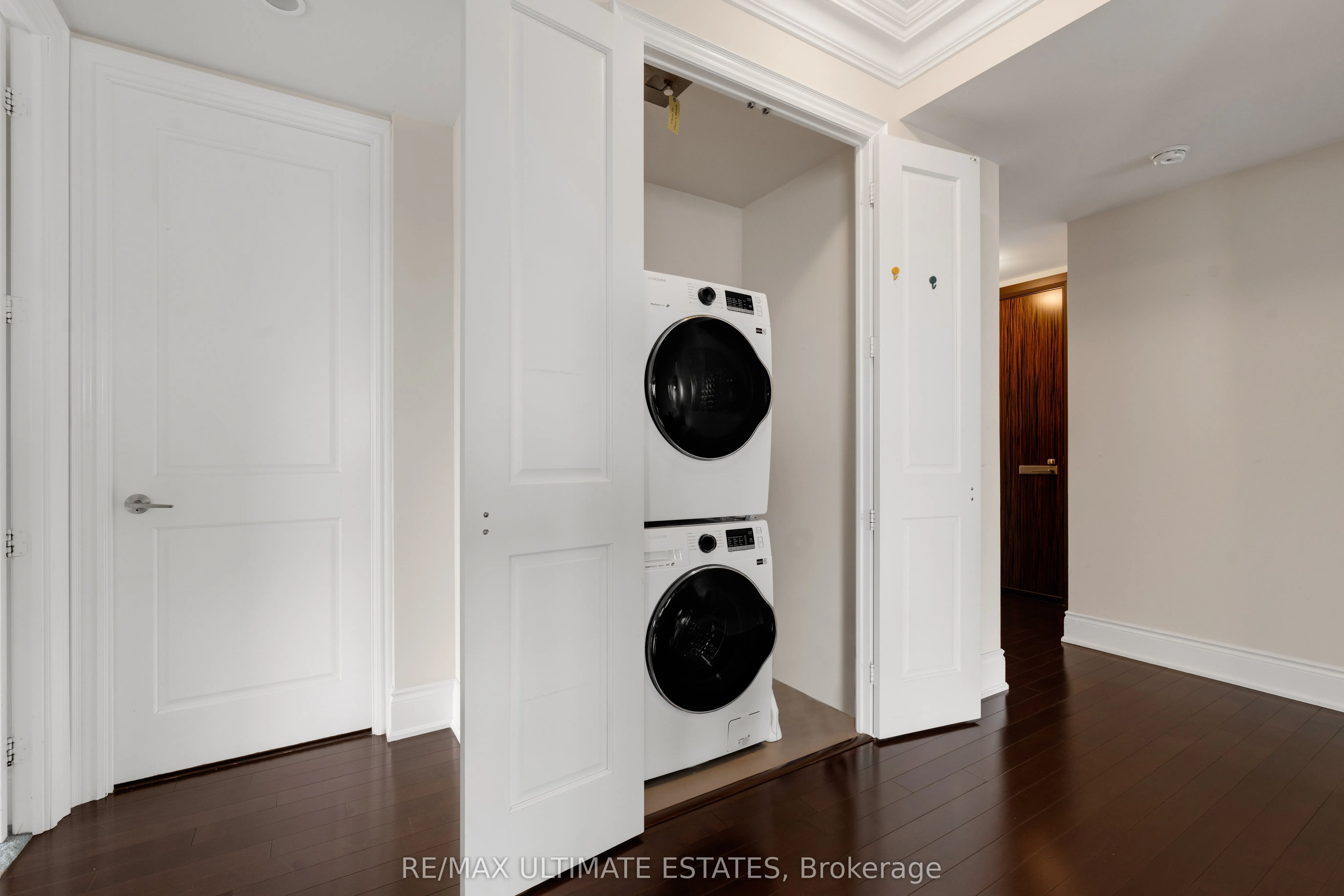 233 South Park Road, #1211
