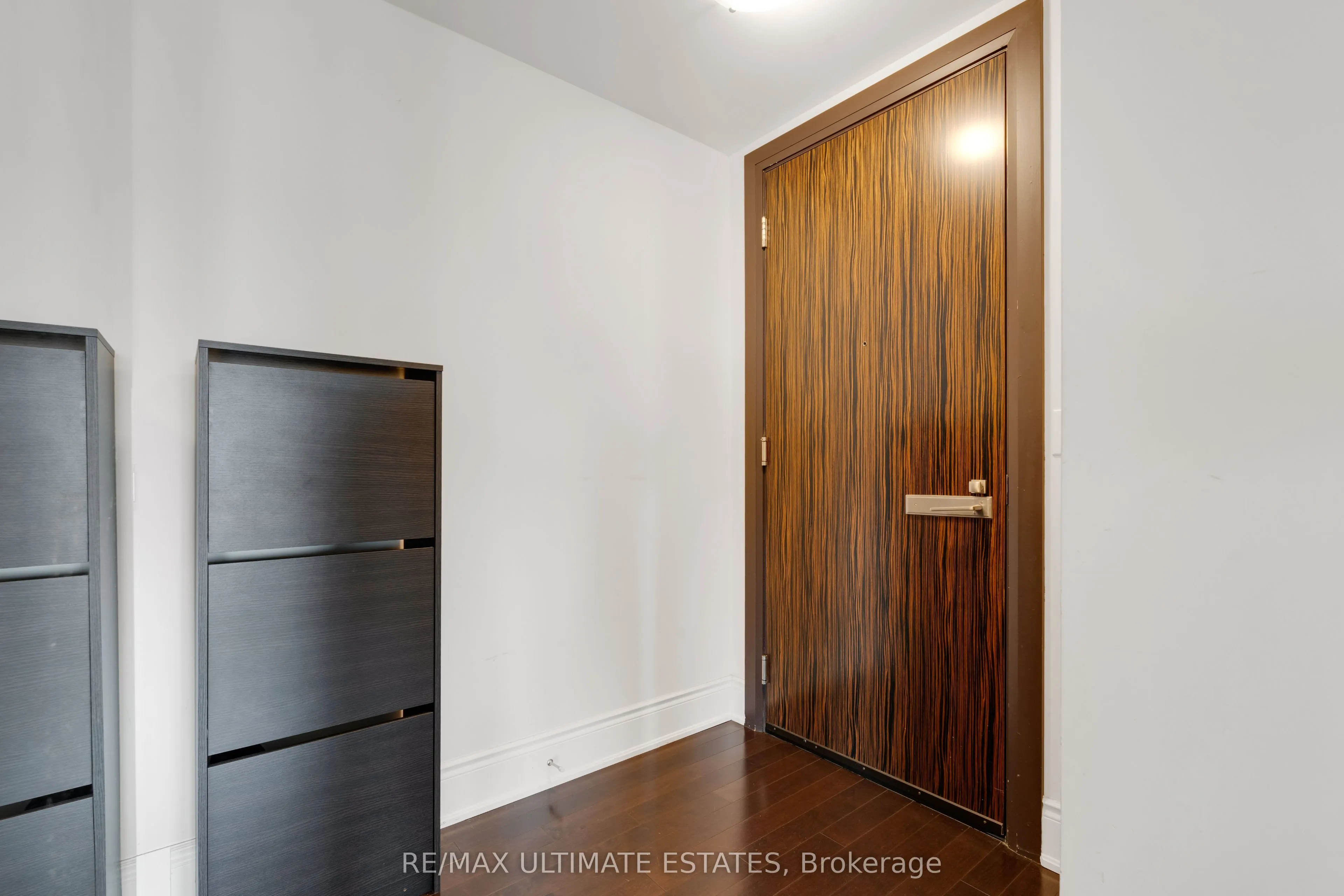 233 South Park Road, #1211