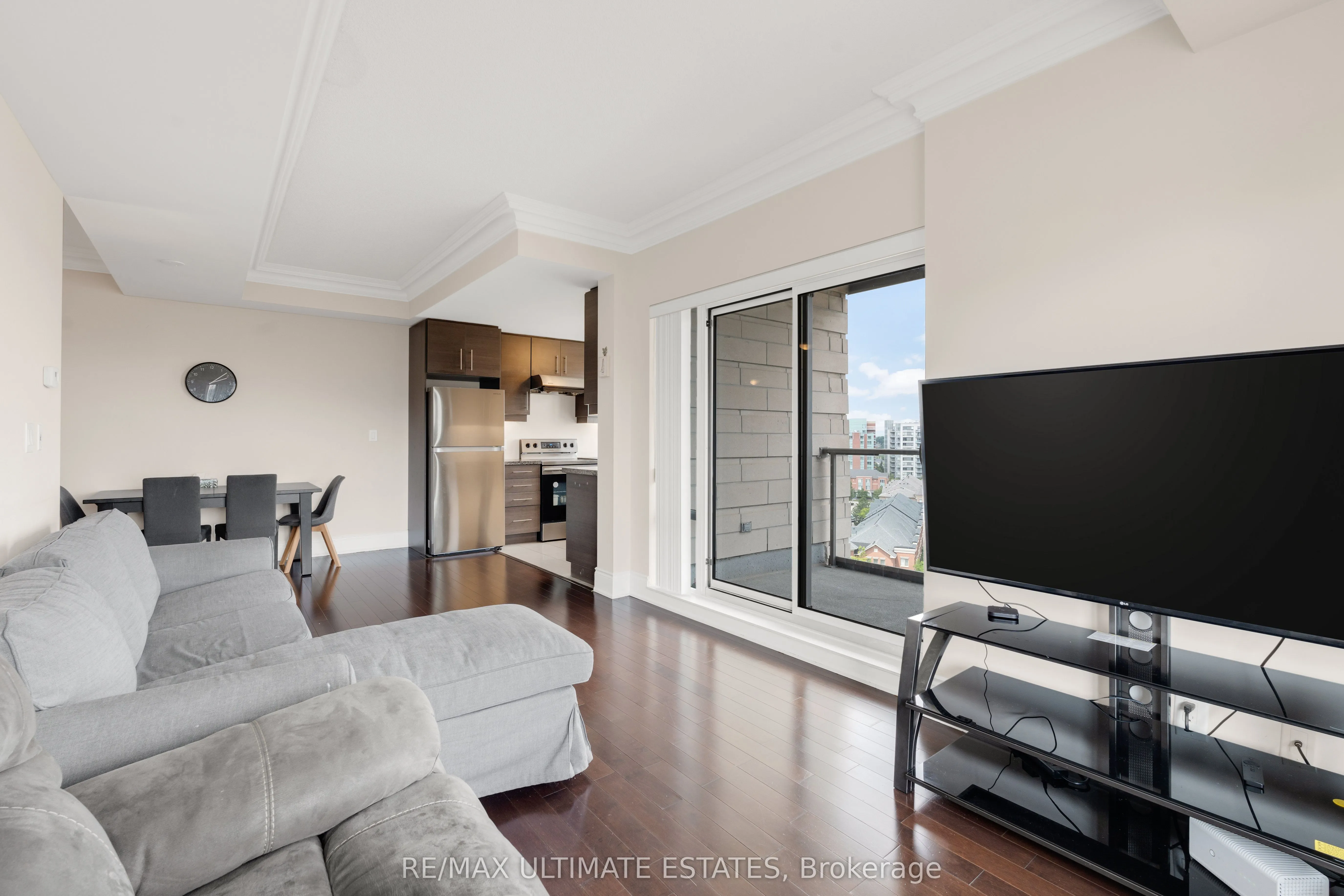 233 South Park Road, #1211