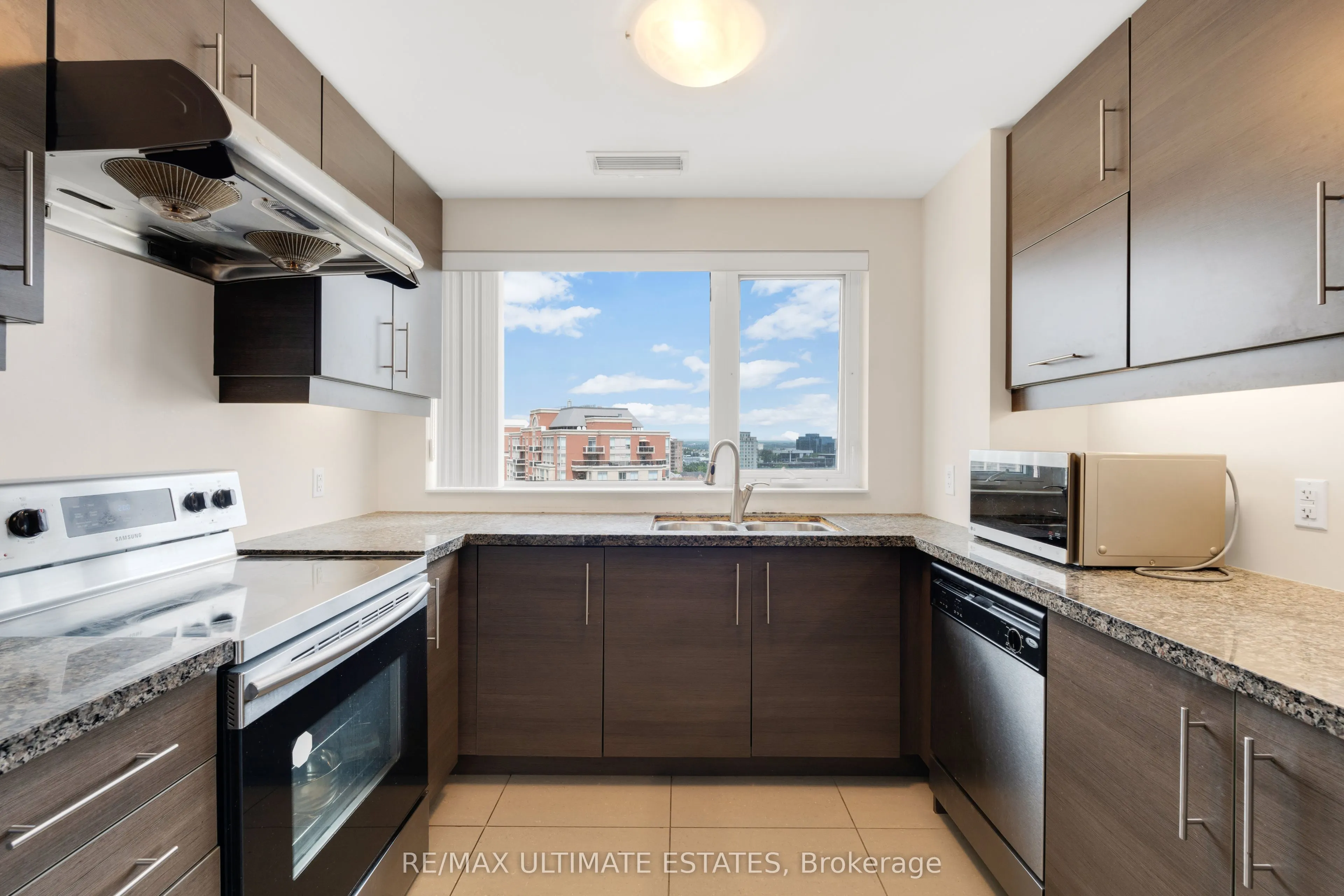 233 South Park Road, #1211