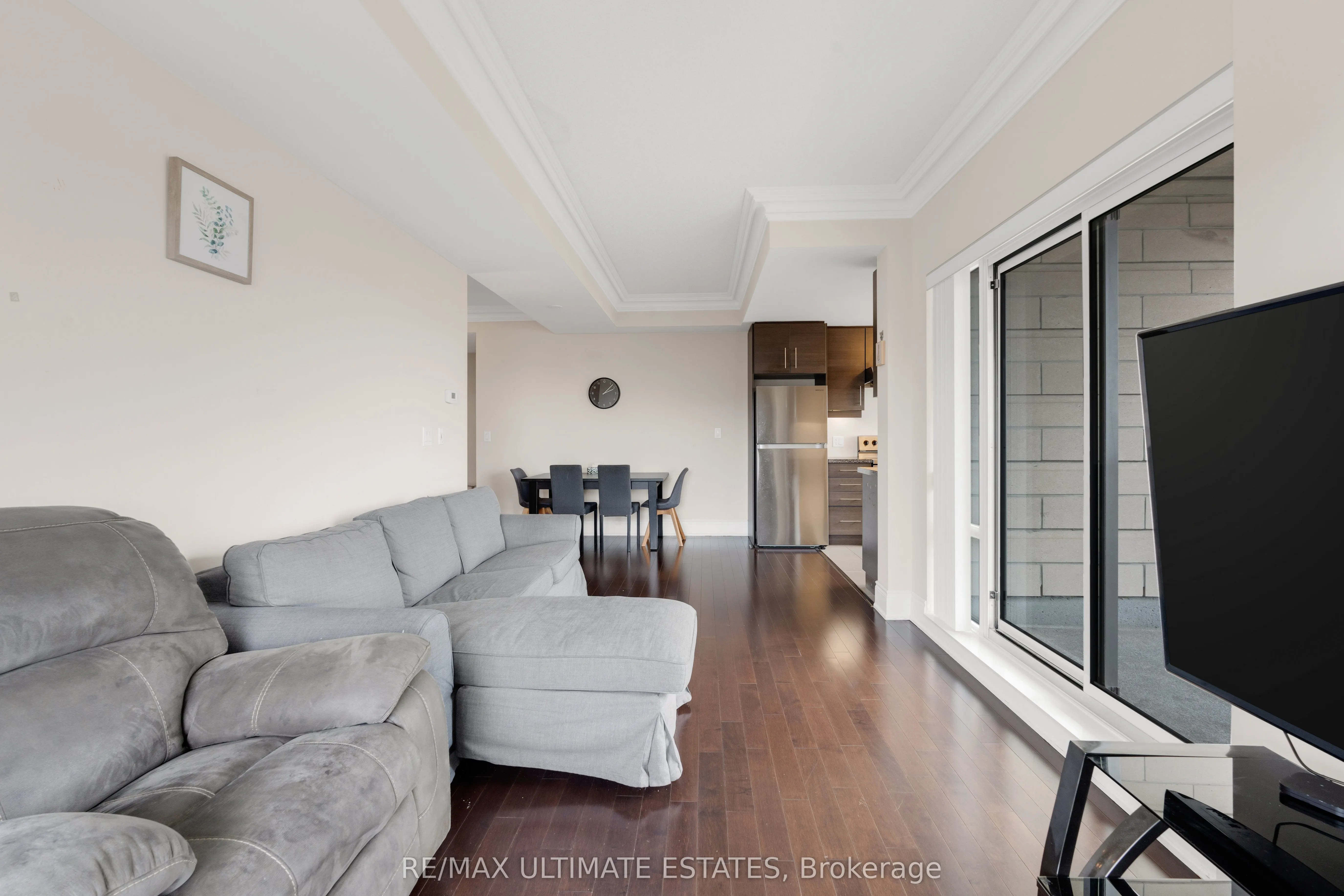 233 South Park Road, #1211