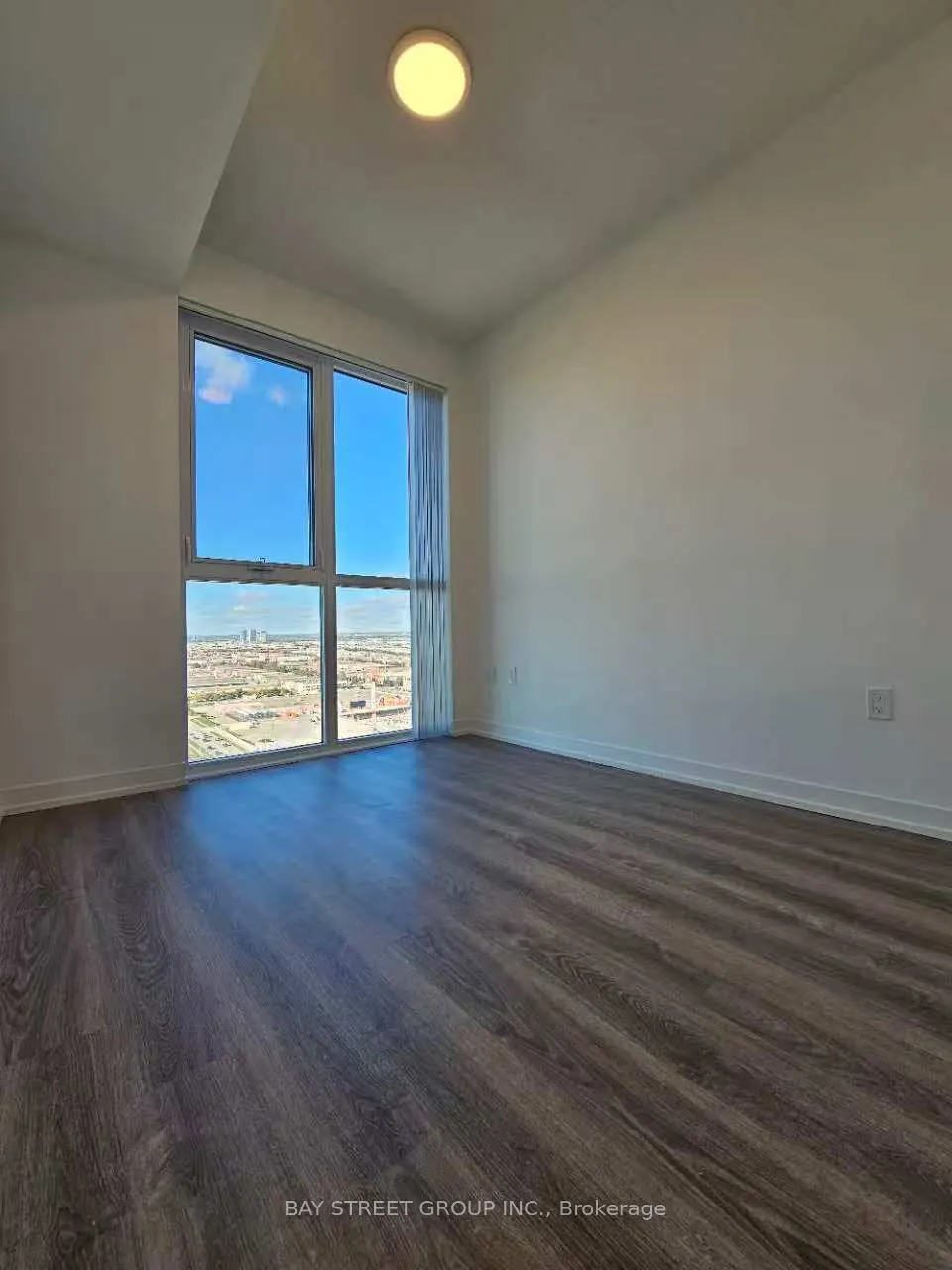 28 Interchange Way, #2502