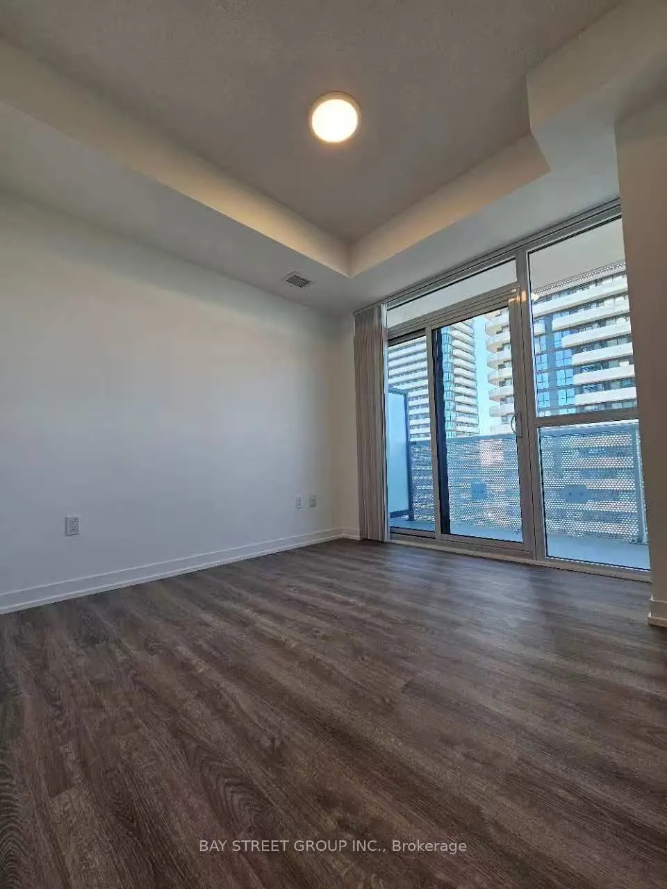 28 Interchange Way, #2502