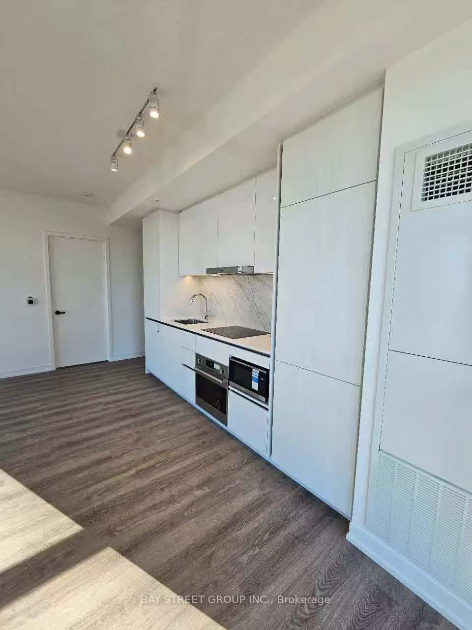 28 Interchange Way, #2502