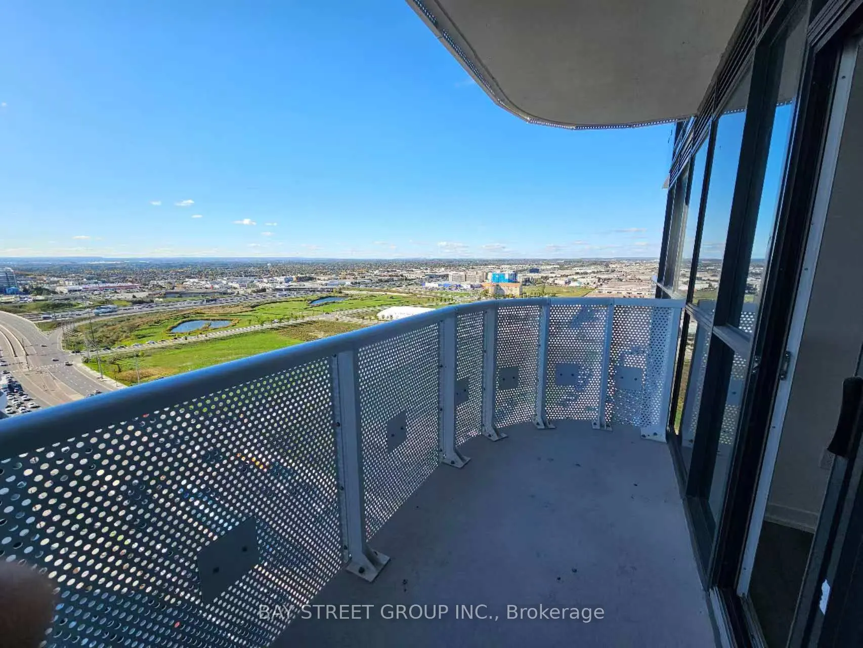 28 Interchange Way, #2502