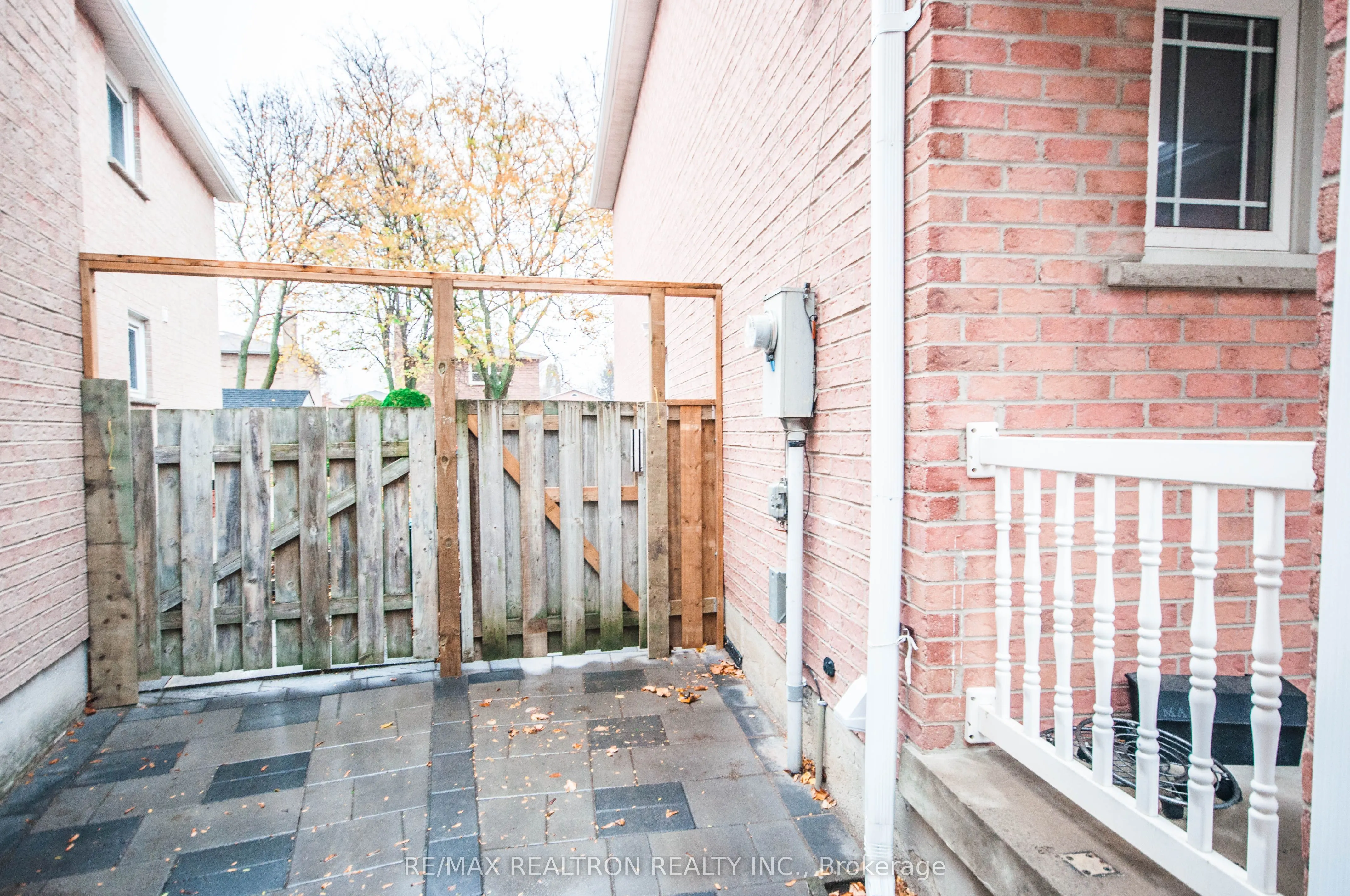 87 Garham Crescent