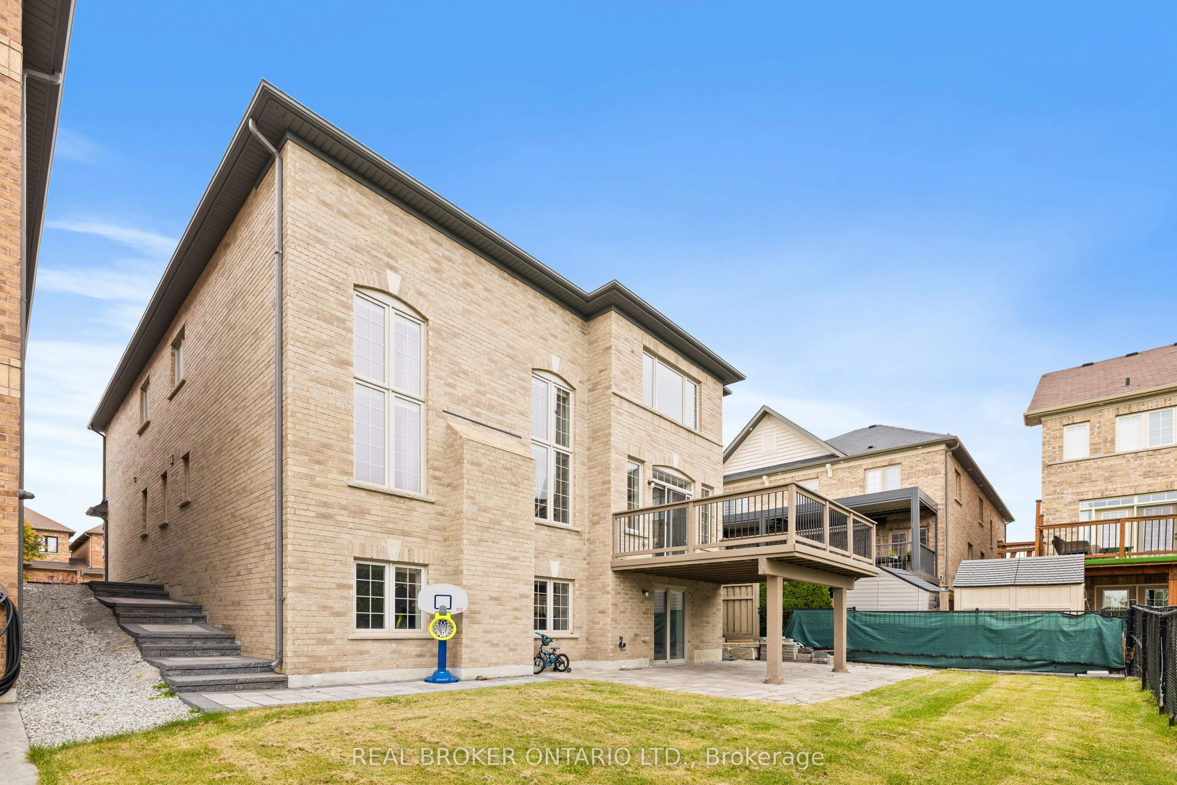 41 Pelee Avenue