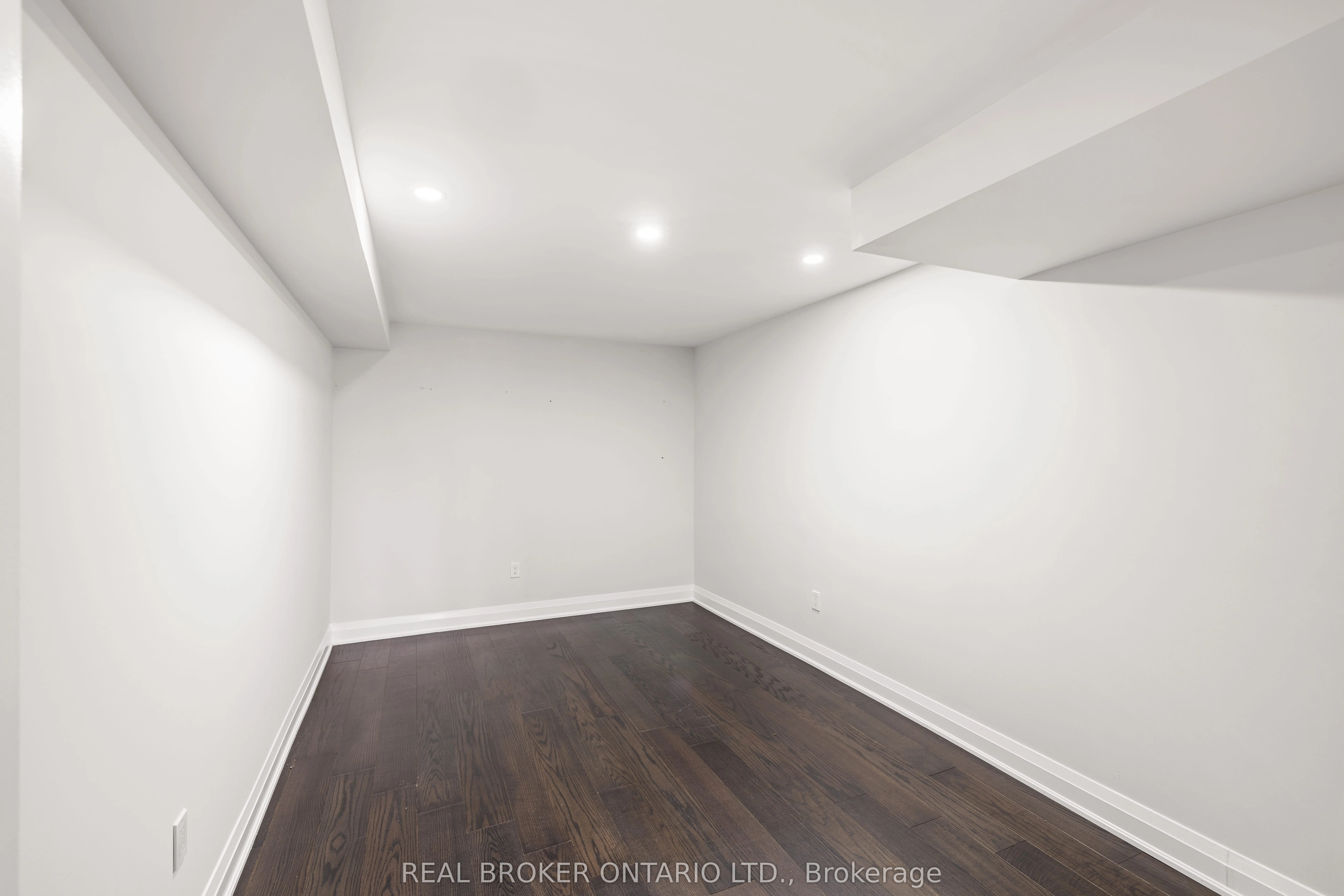41 Pelee Avenue