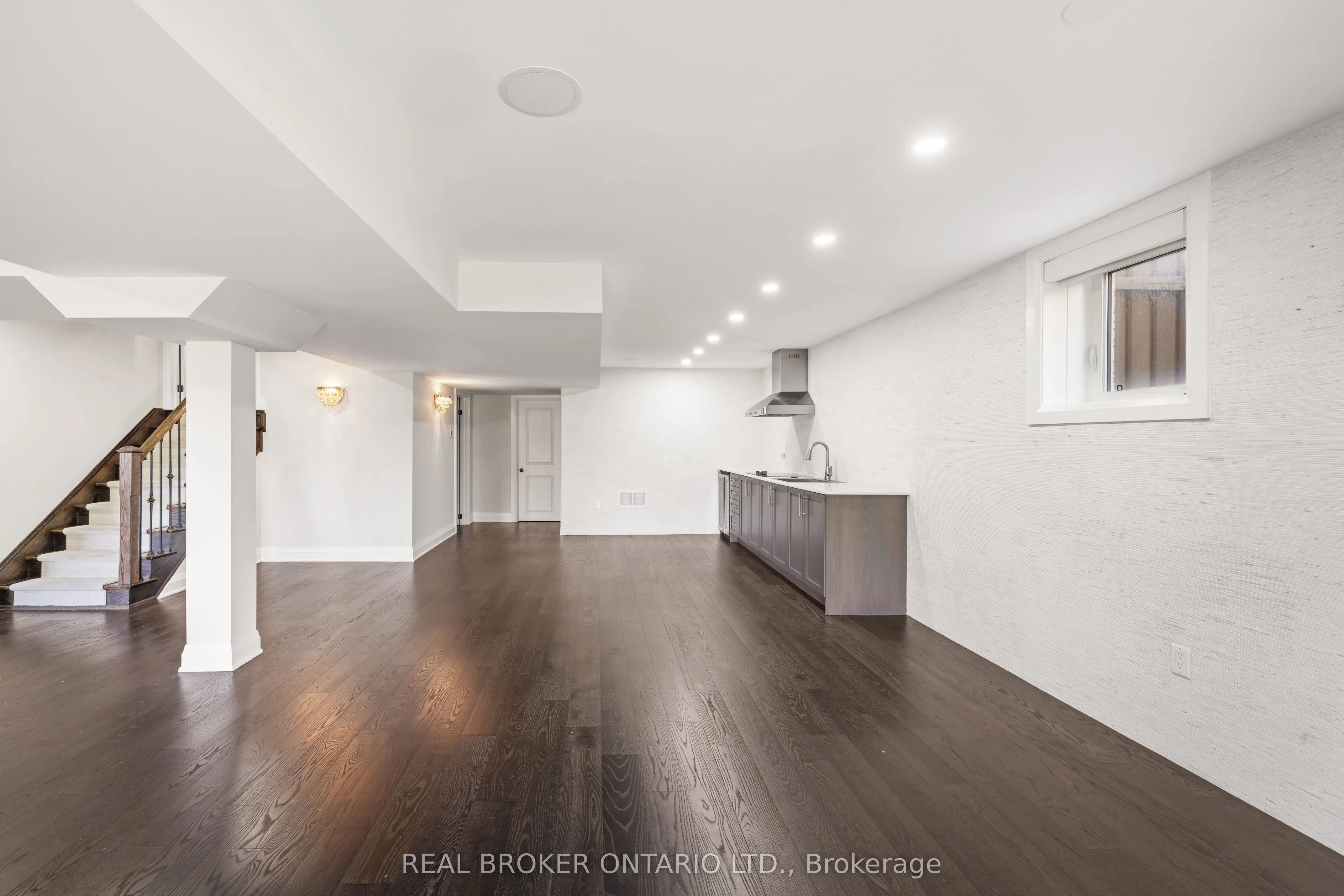 41 Pelee Avenue