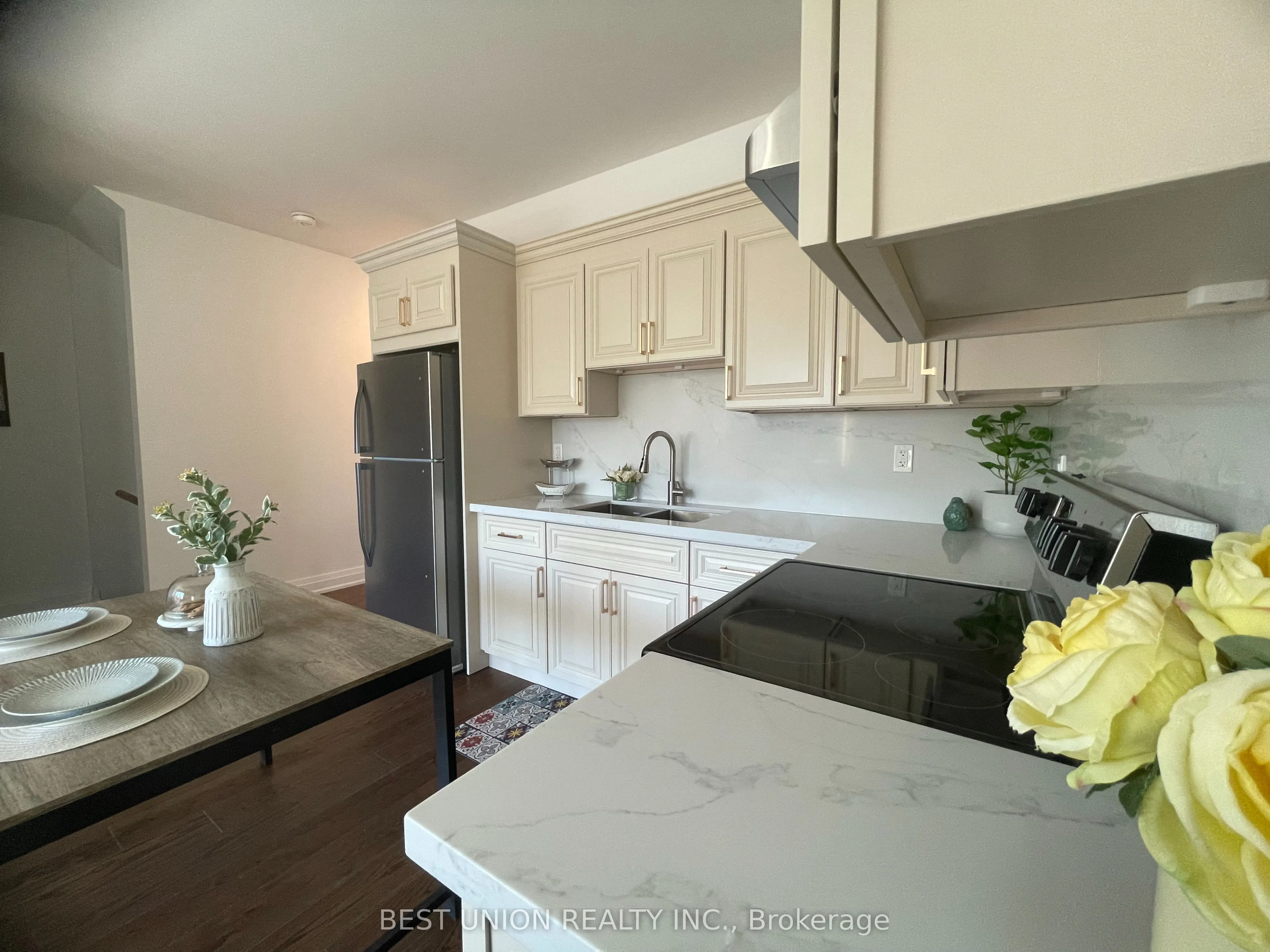 17 Persica Street, #Lower