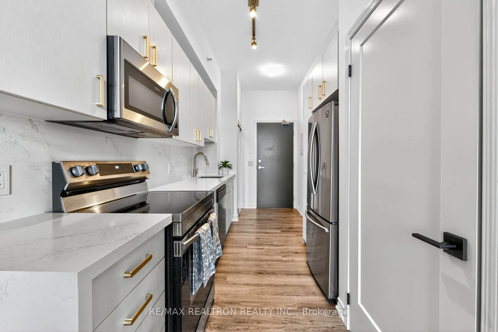 11611 YONGE Street, #525