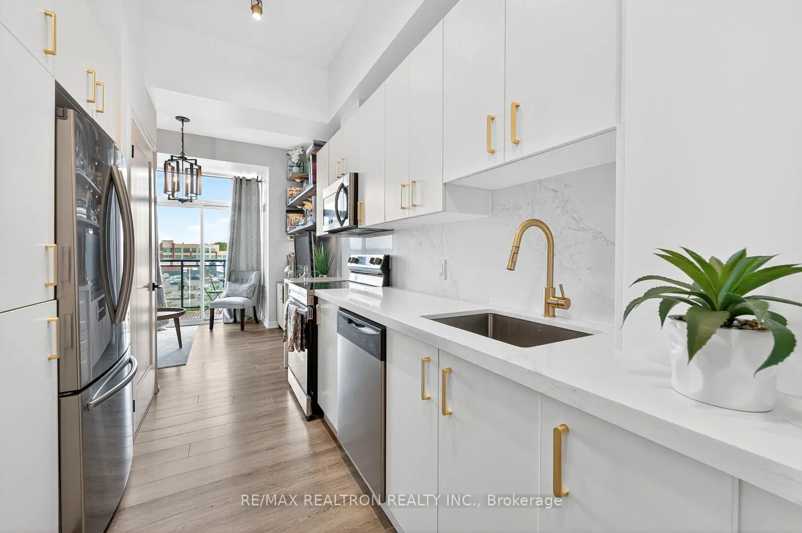 11611 YONGE Street, #525