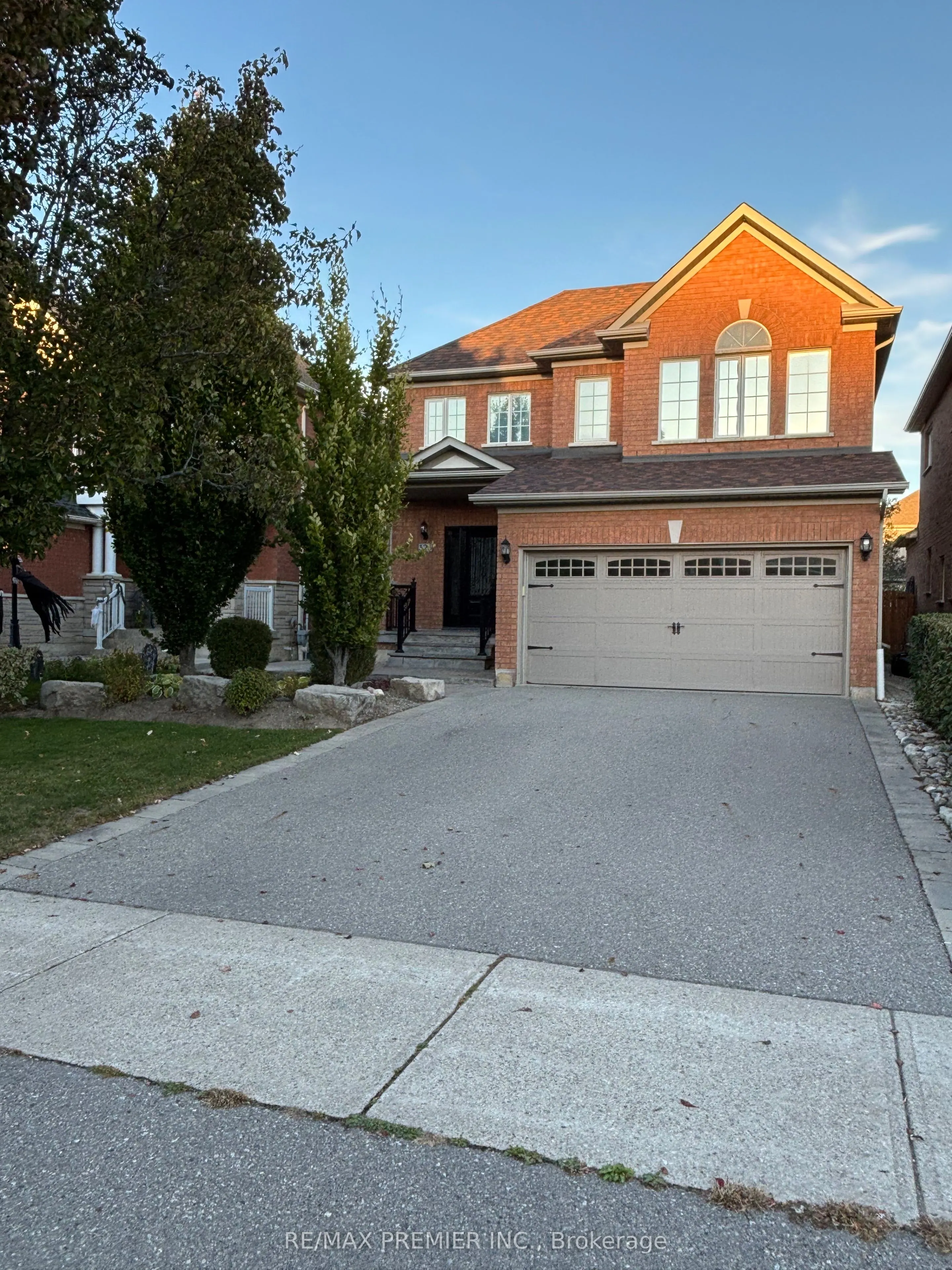 325 Vellore Avenue