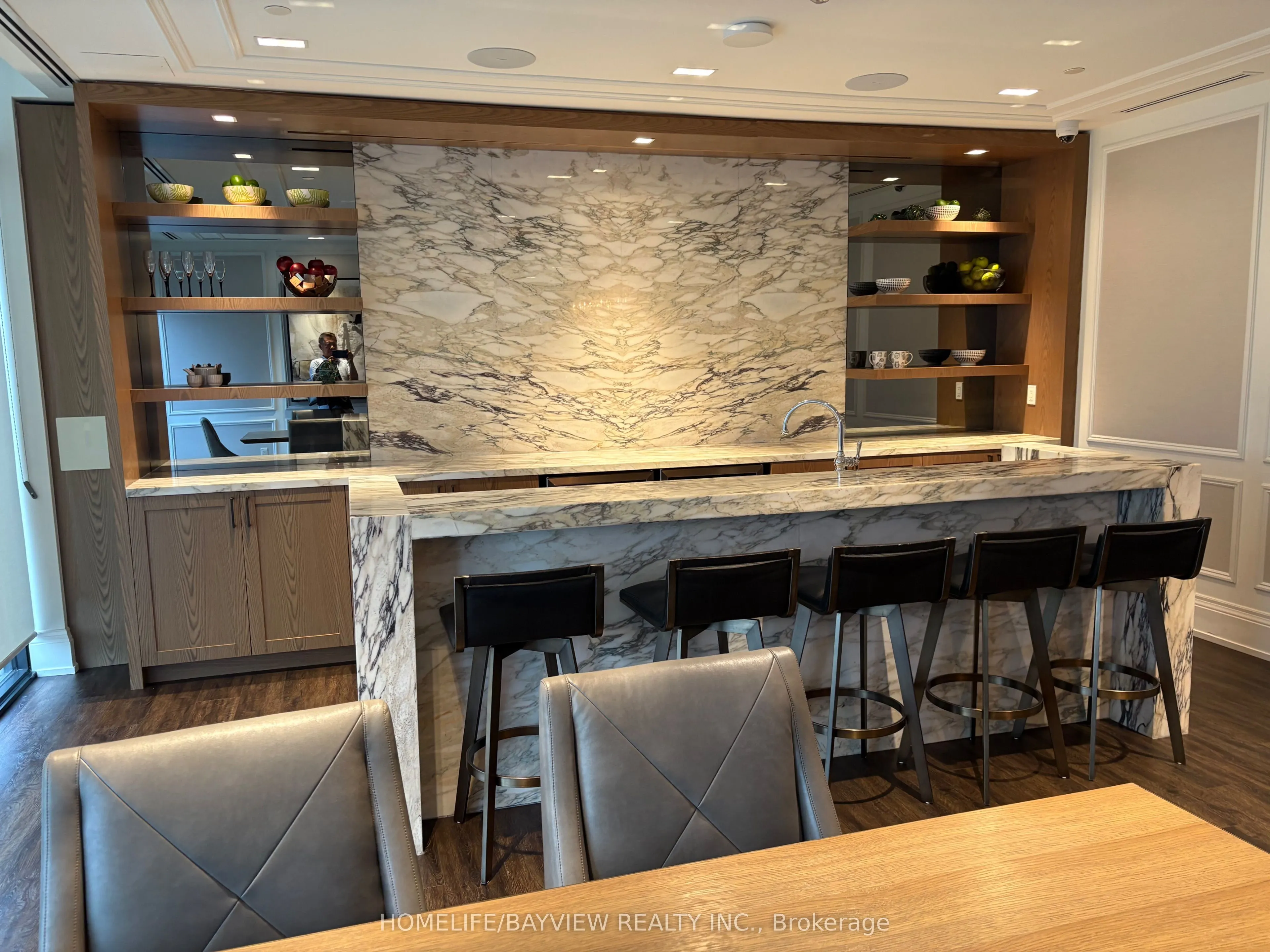 1 grandview Avenue, #805