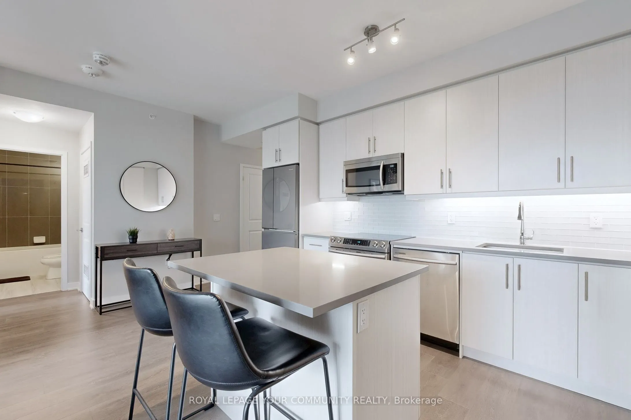75 Oneida Crescent, #601
