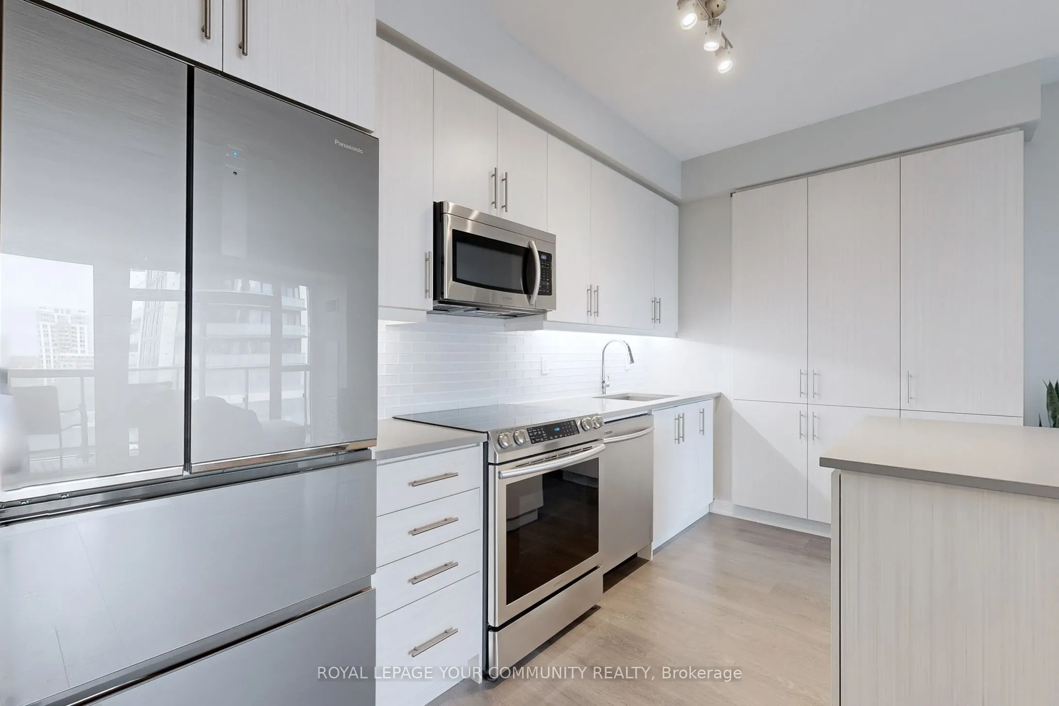 75 Oneida Crescent, #601