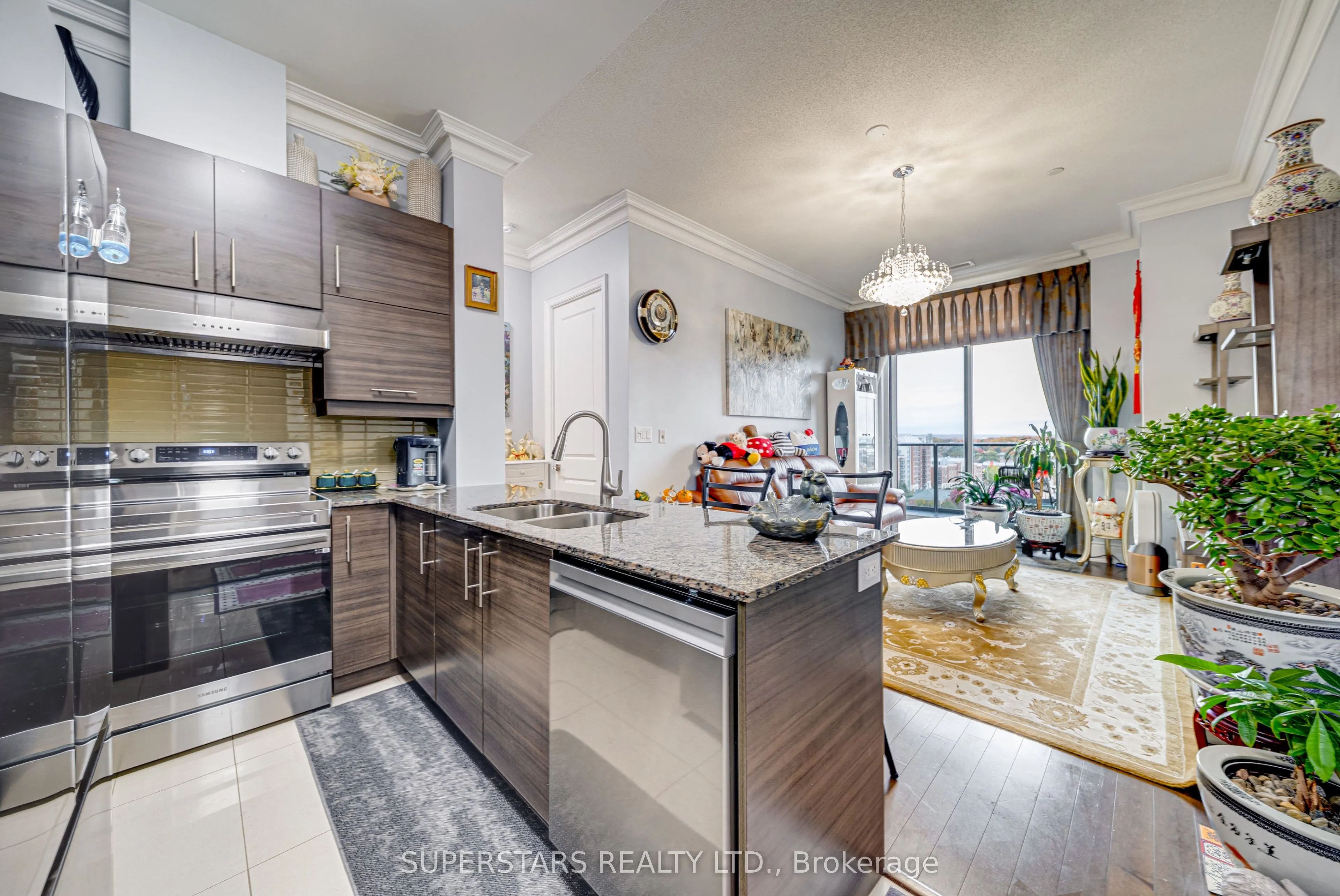 277 South Park Road, #PH12