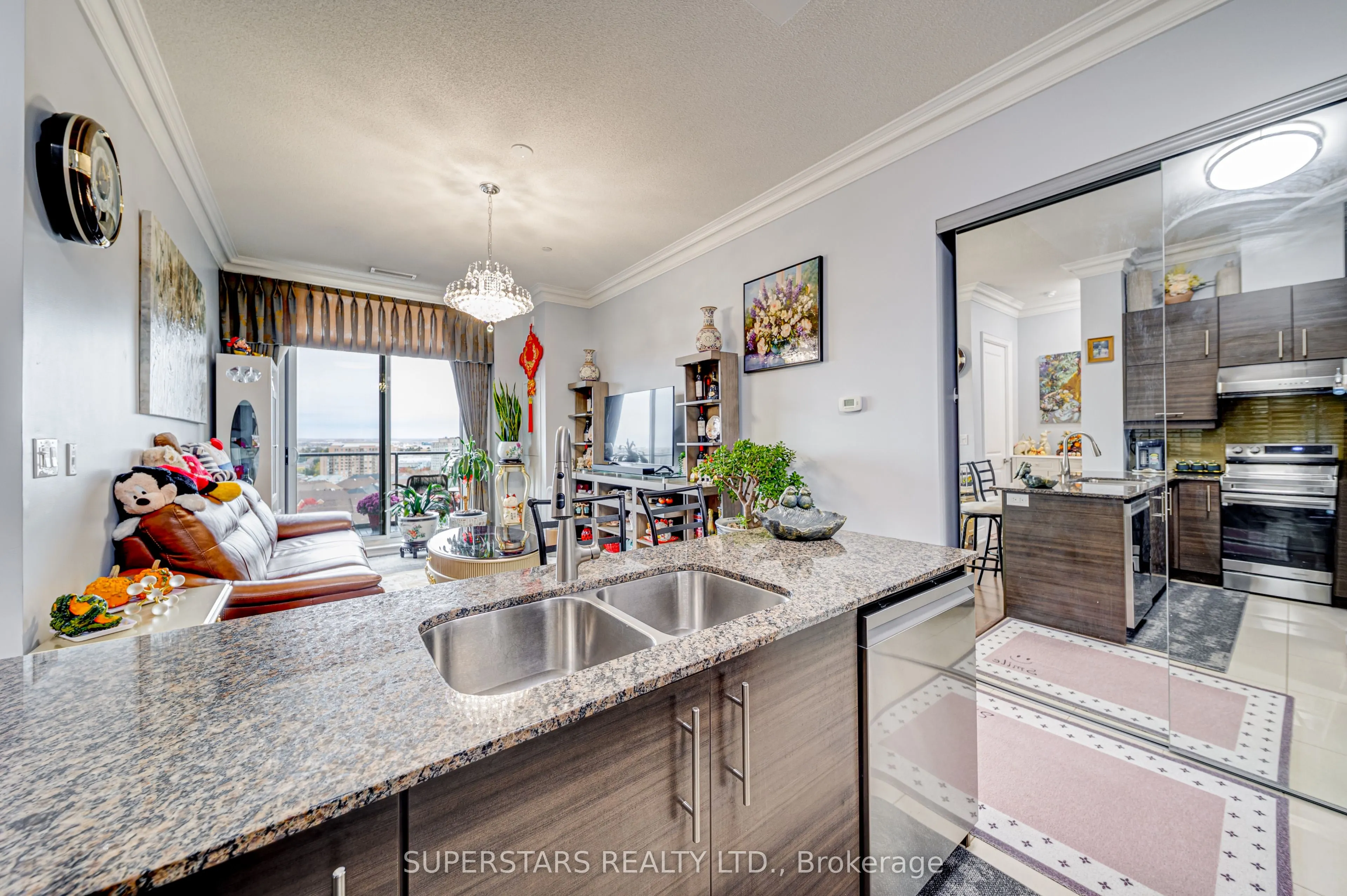 277 South Park Road, #PH12