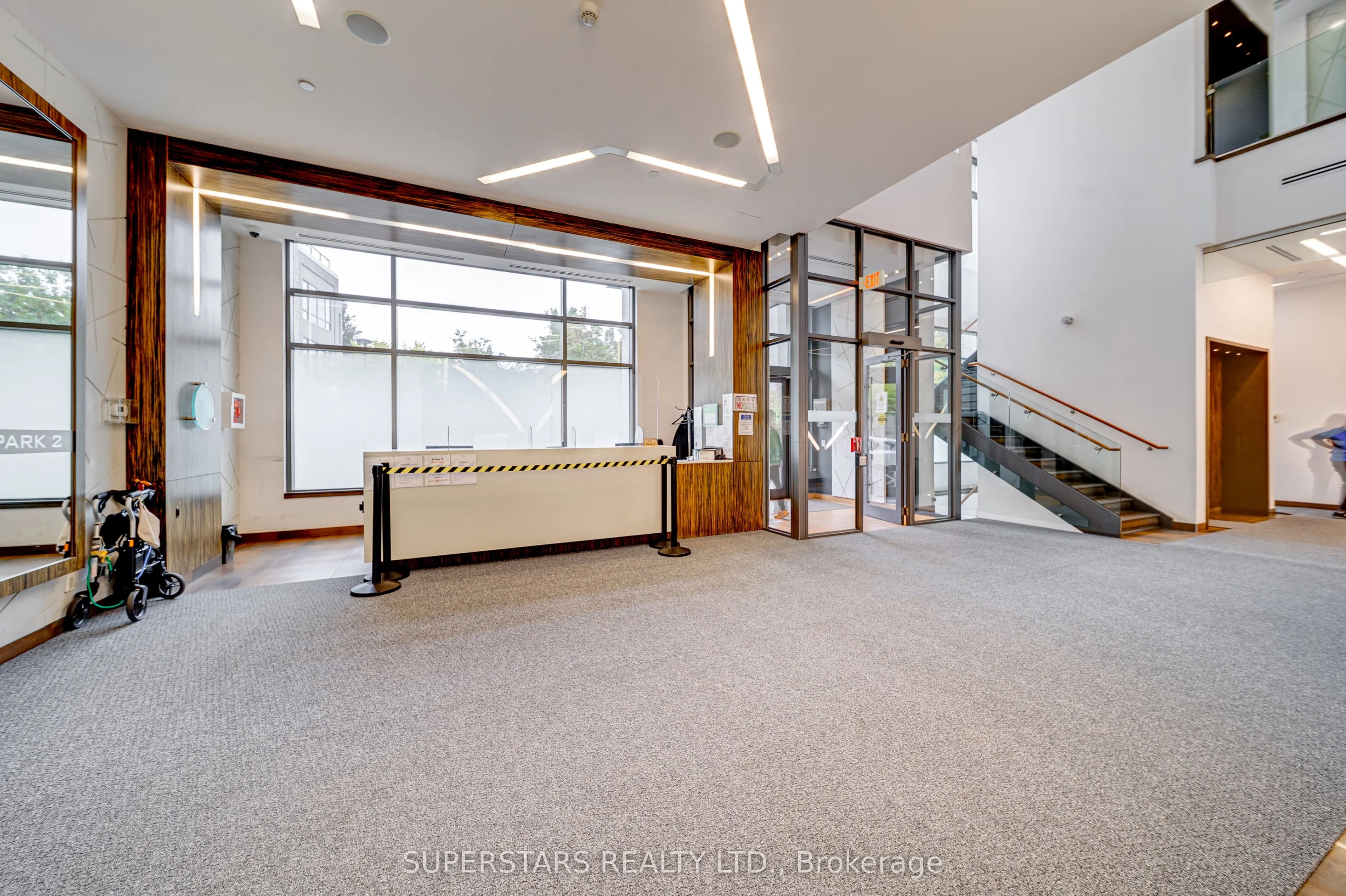 277 South Park Road, #PH12