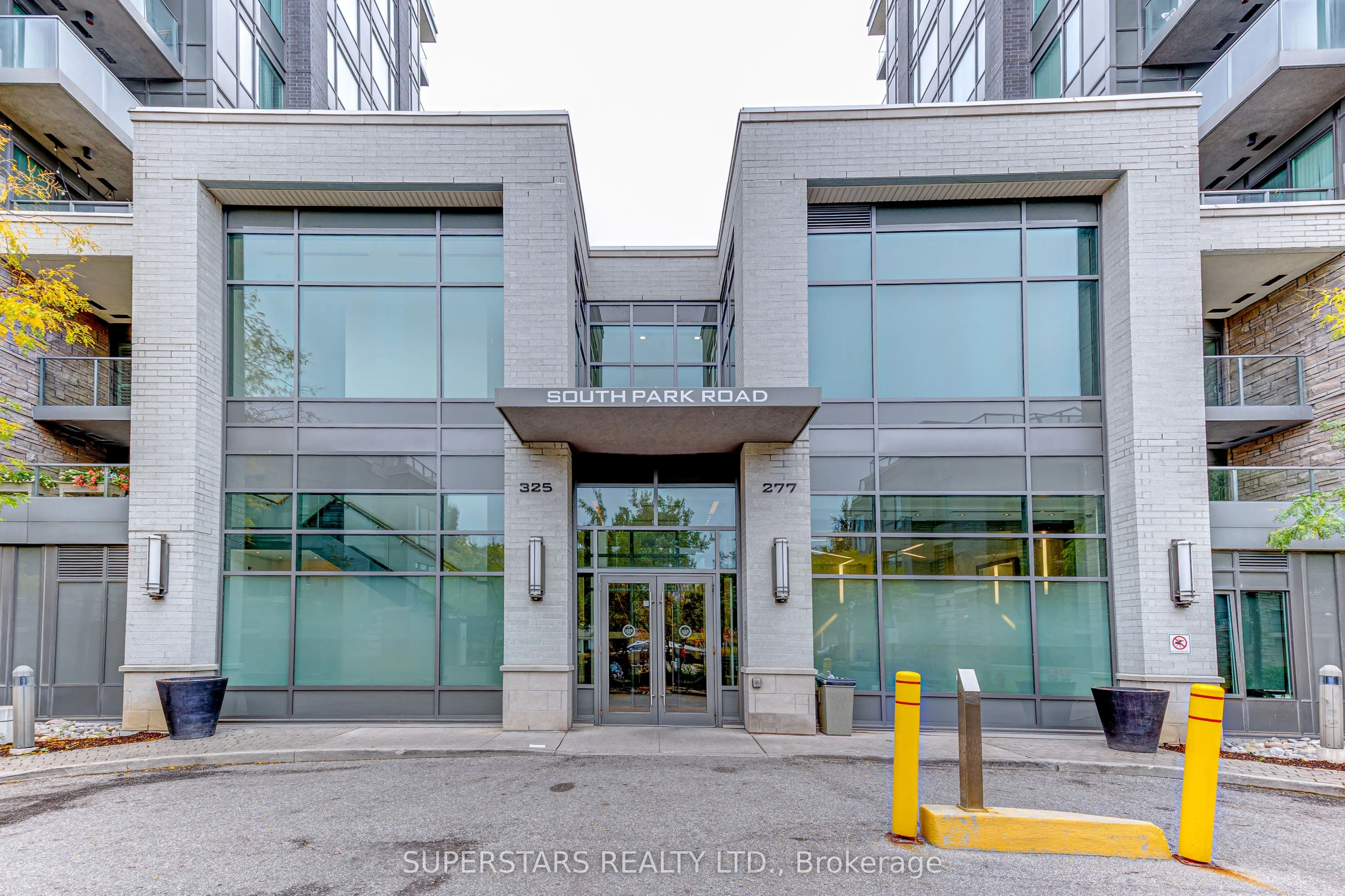 277 South Park Road, #PH12