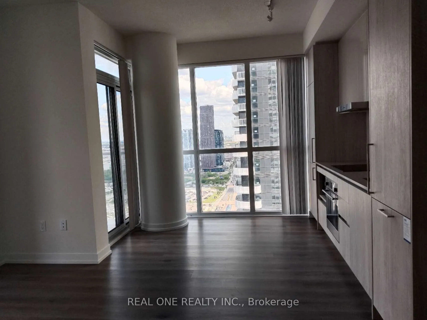 225 Commerce Street, #3912