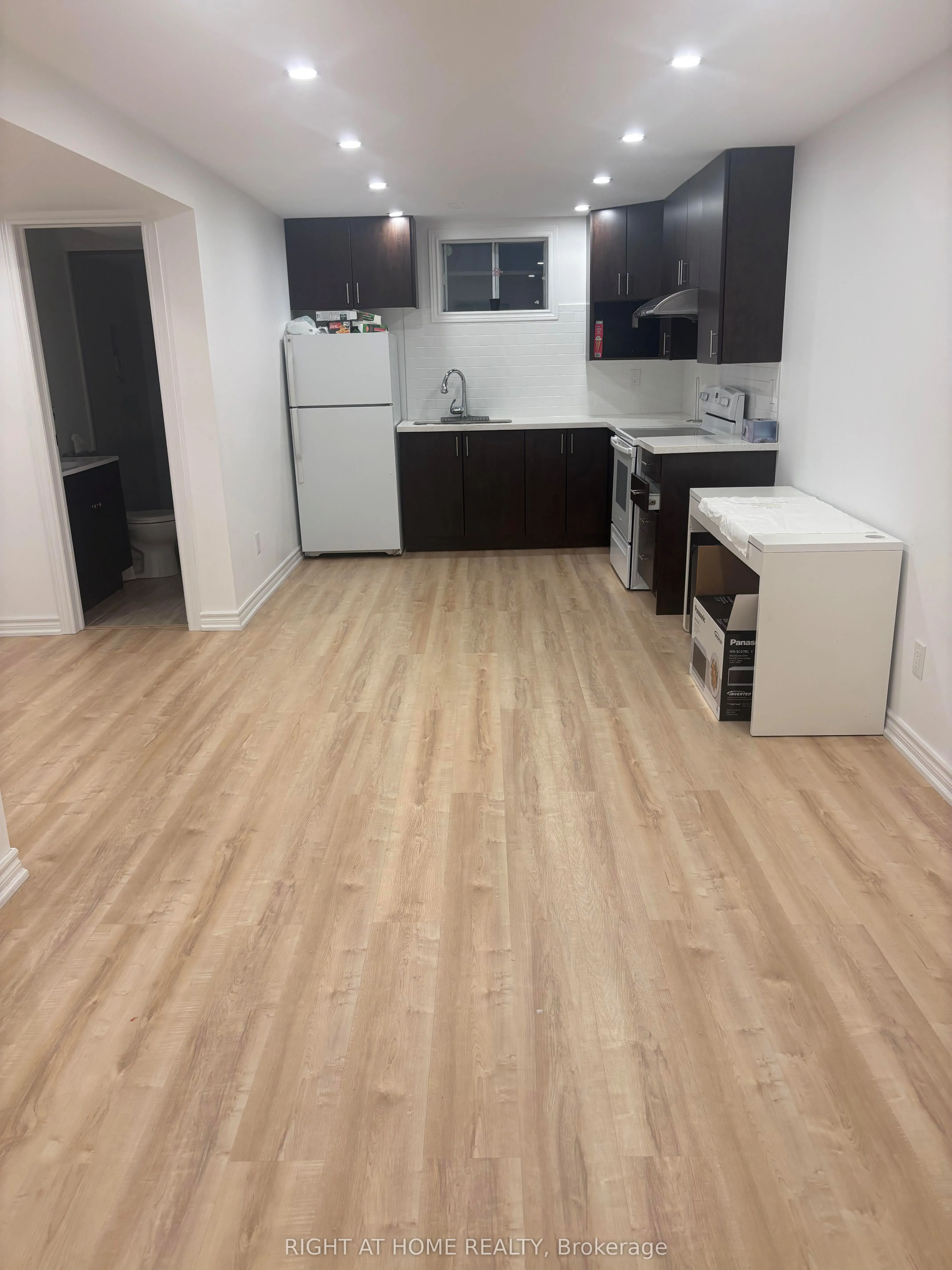 15 Coventry Court E