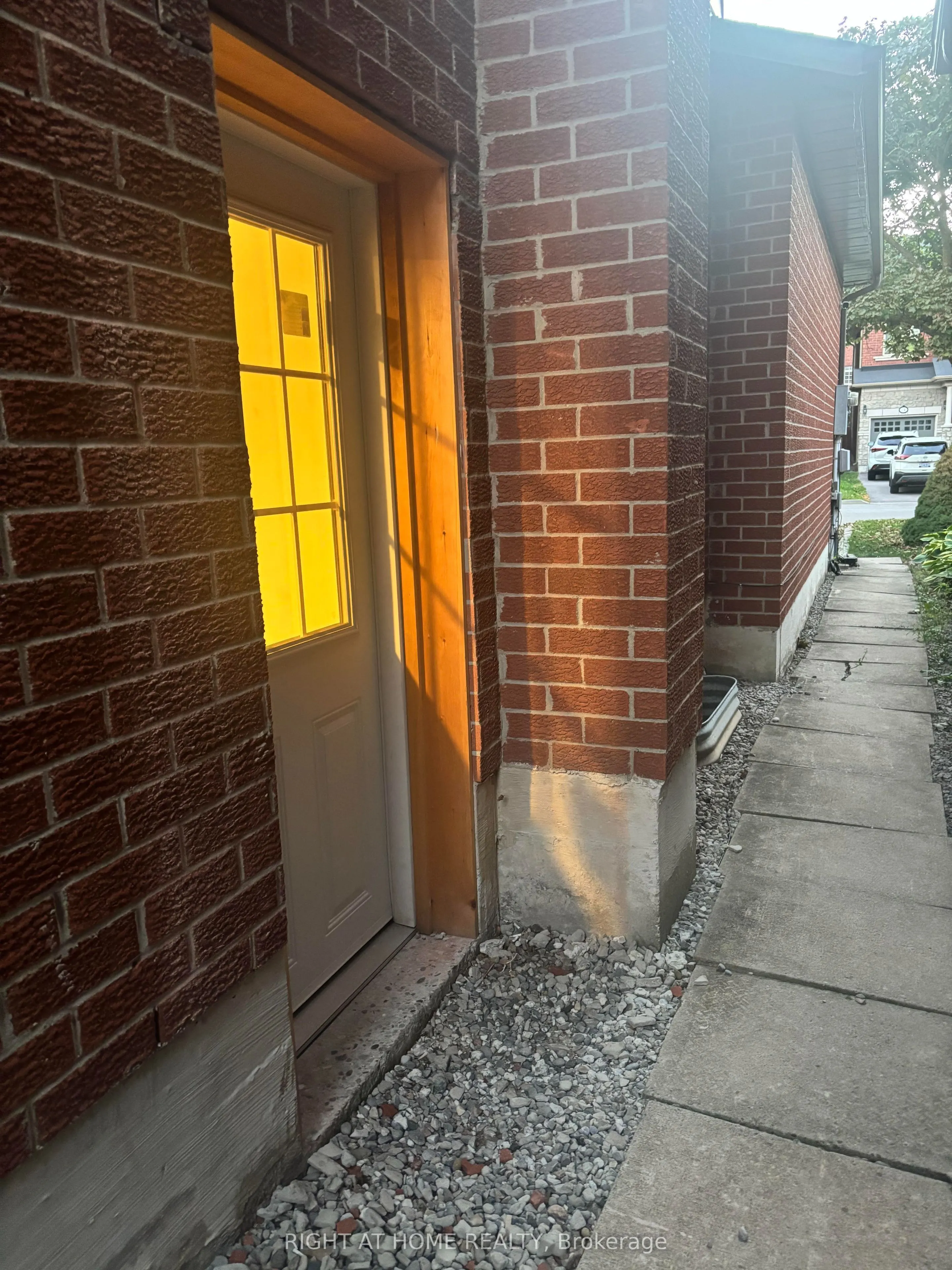 15 Coventry Court E