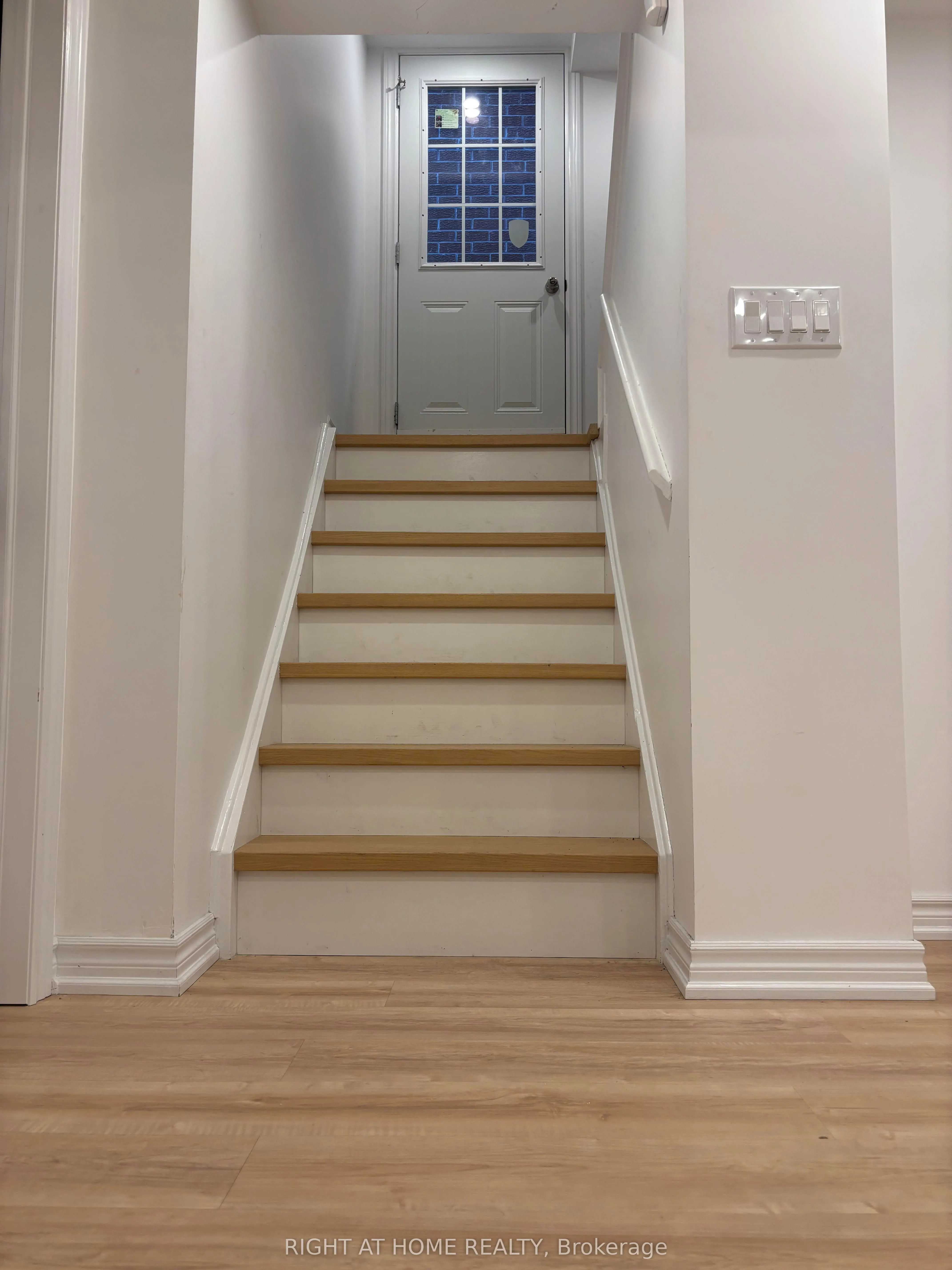 15 Coventry Court E